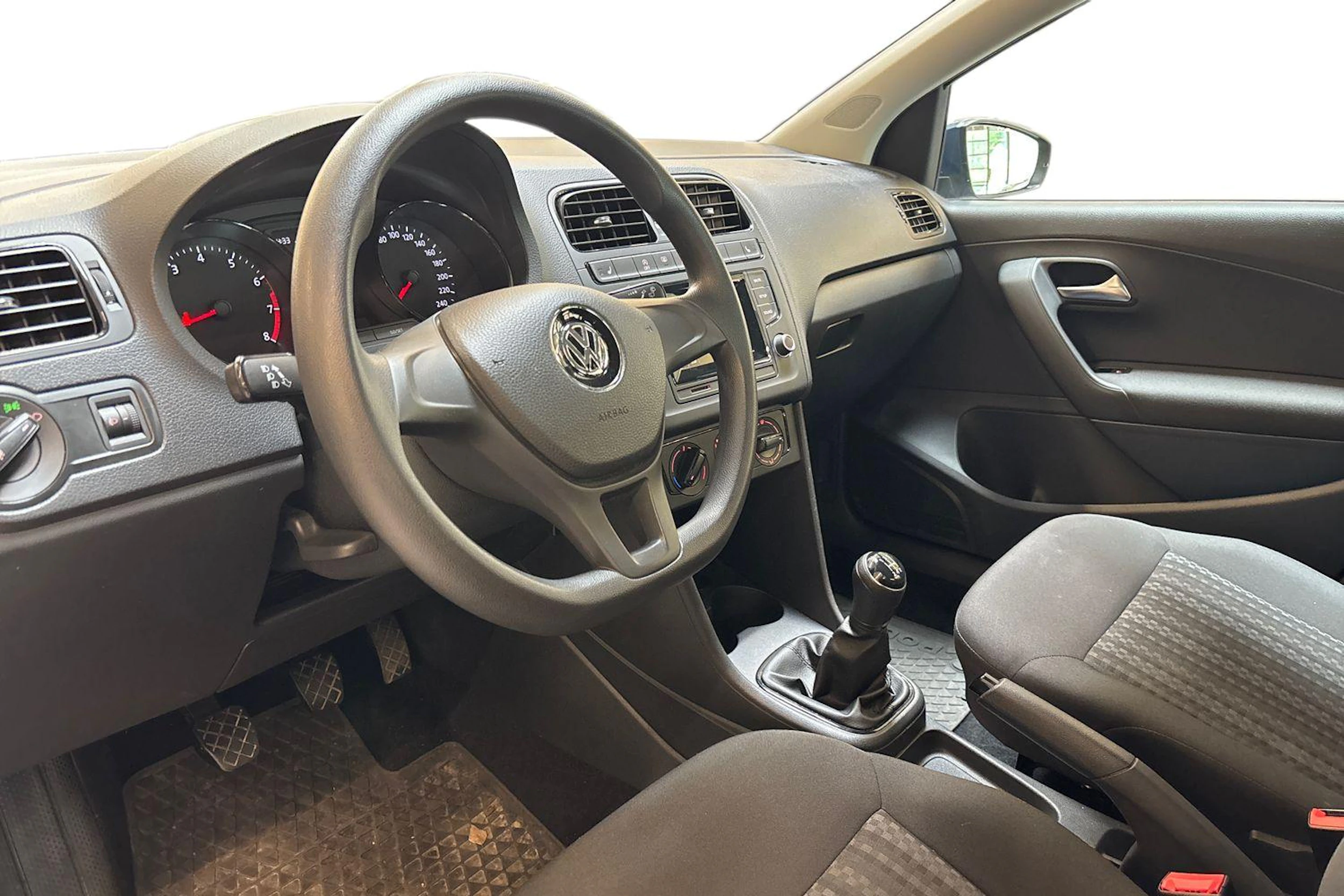 sininen Volkswagen Polo 2017 kuva 3.