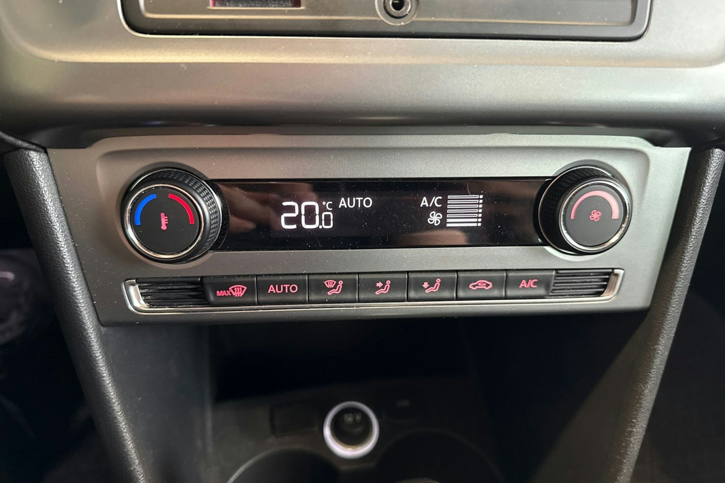 harmaa Volkswagen Polo 2017 kuva 22.