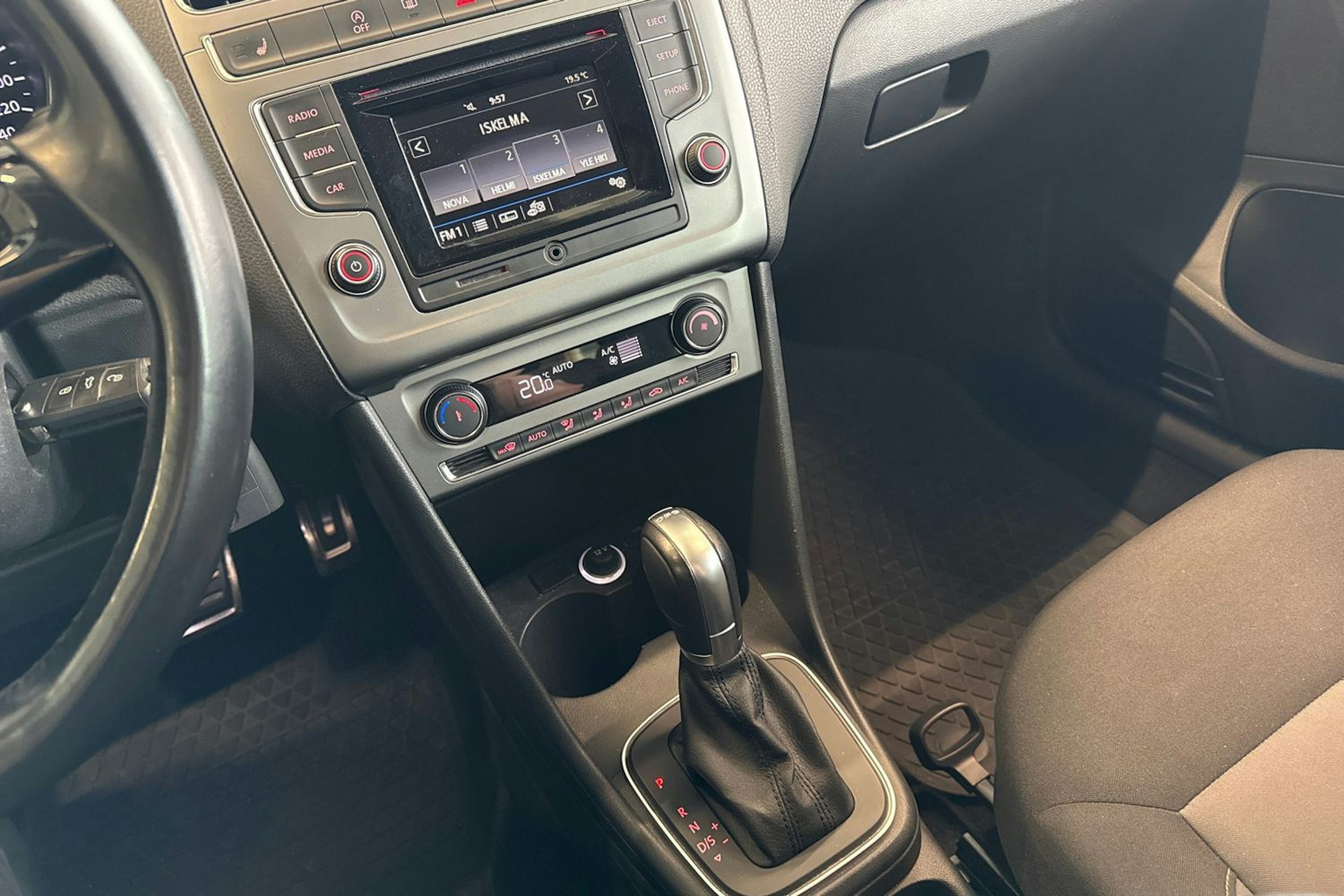 harmaa Volkswagen Polo 2017 kuva 23.