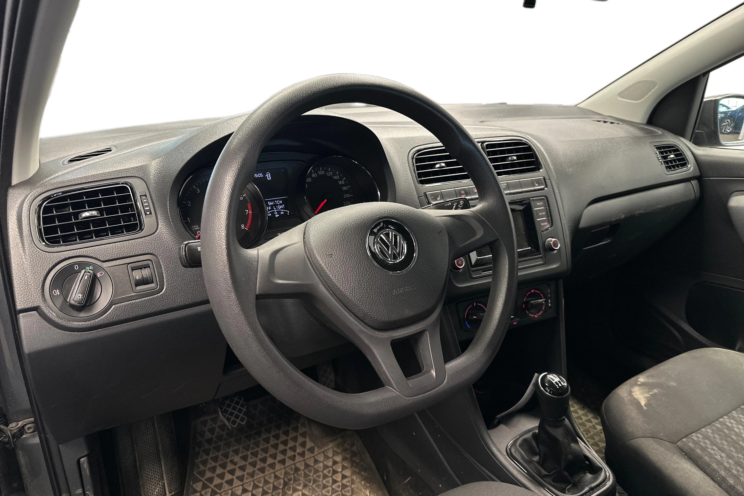 harmaa Volkswagen Polo 2017 kuva 3.