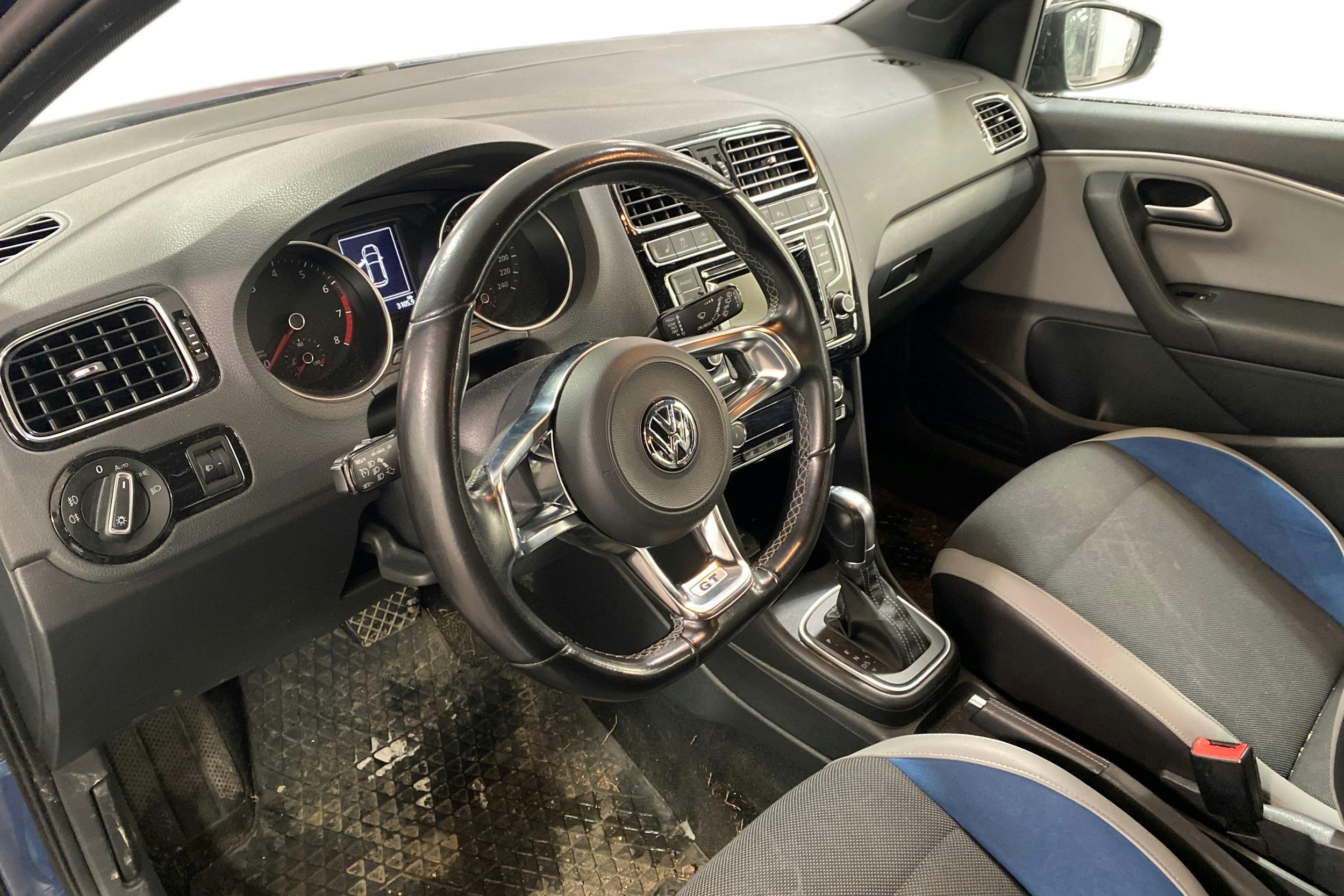 sininen Volkswagen Polo 2017 kuva 3.