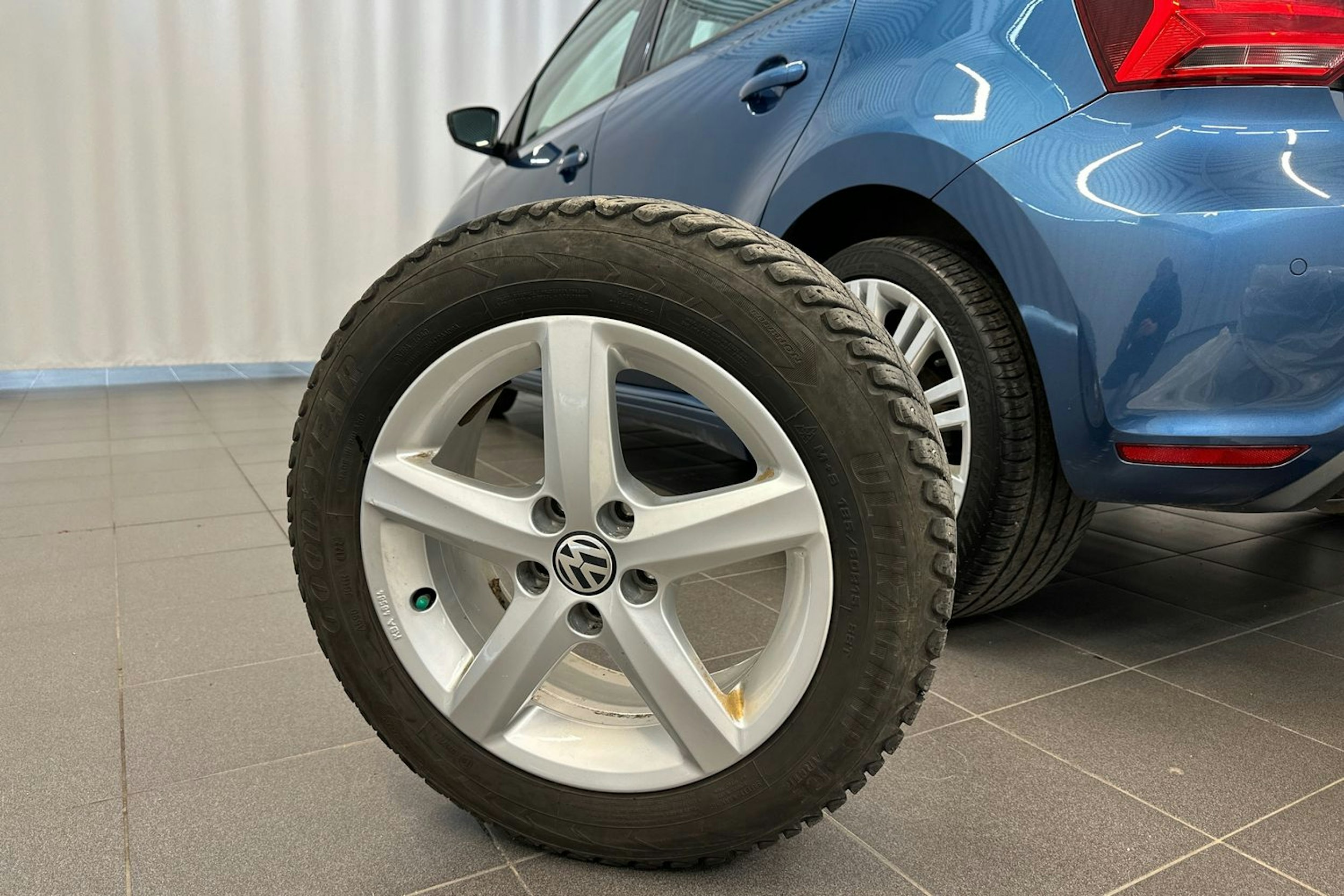 sininen Volkswagen Polo 2017 kuva 13.