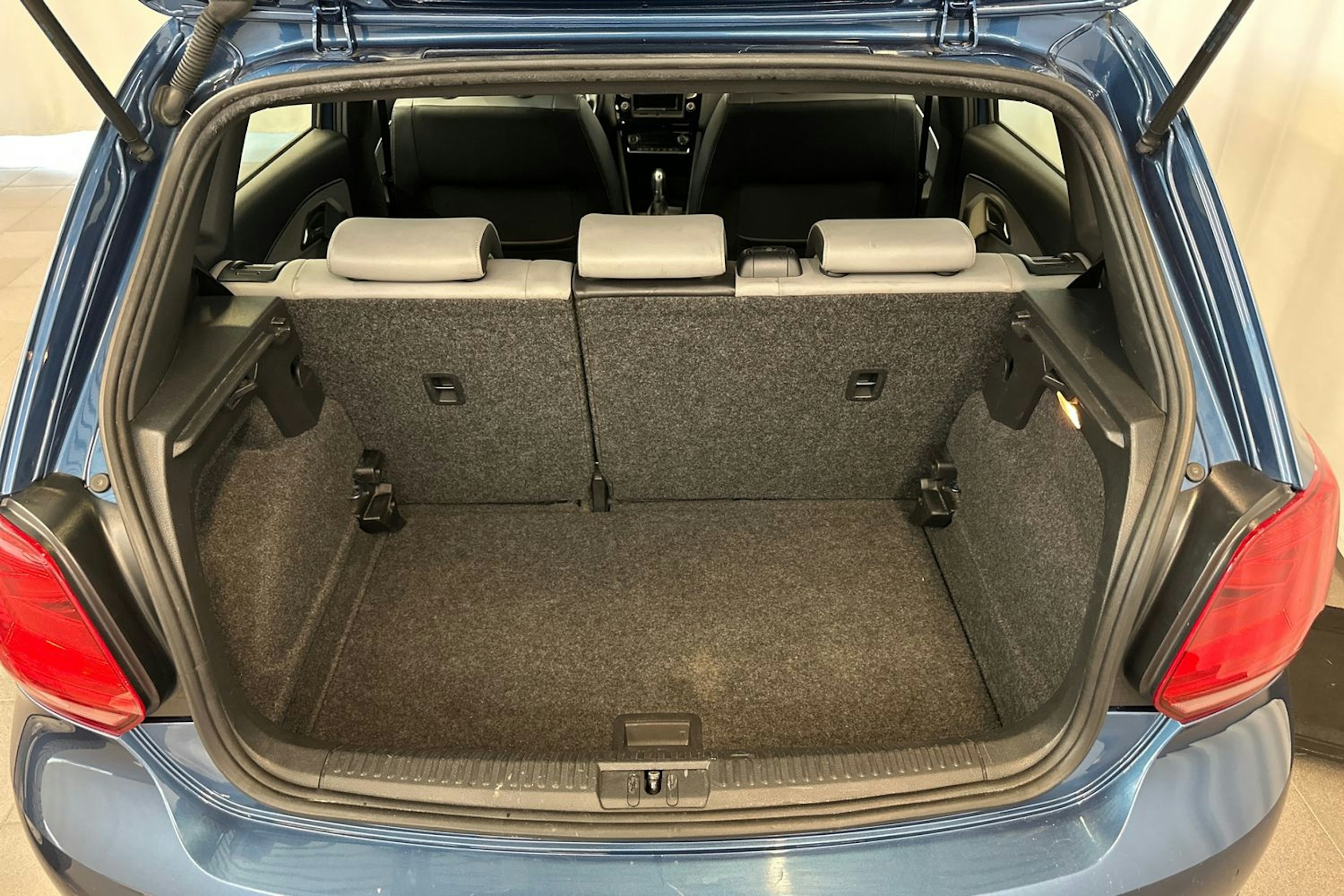 sininen Volkswagen Polo 2017 kuva 14.