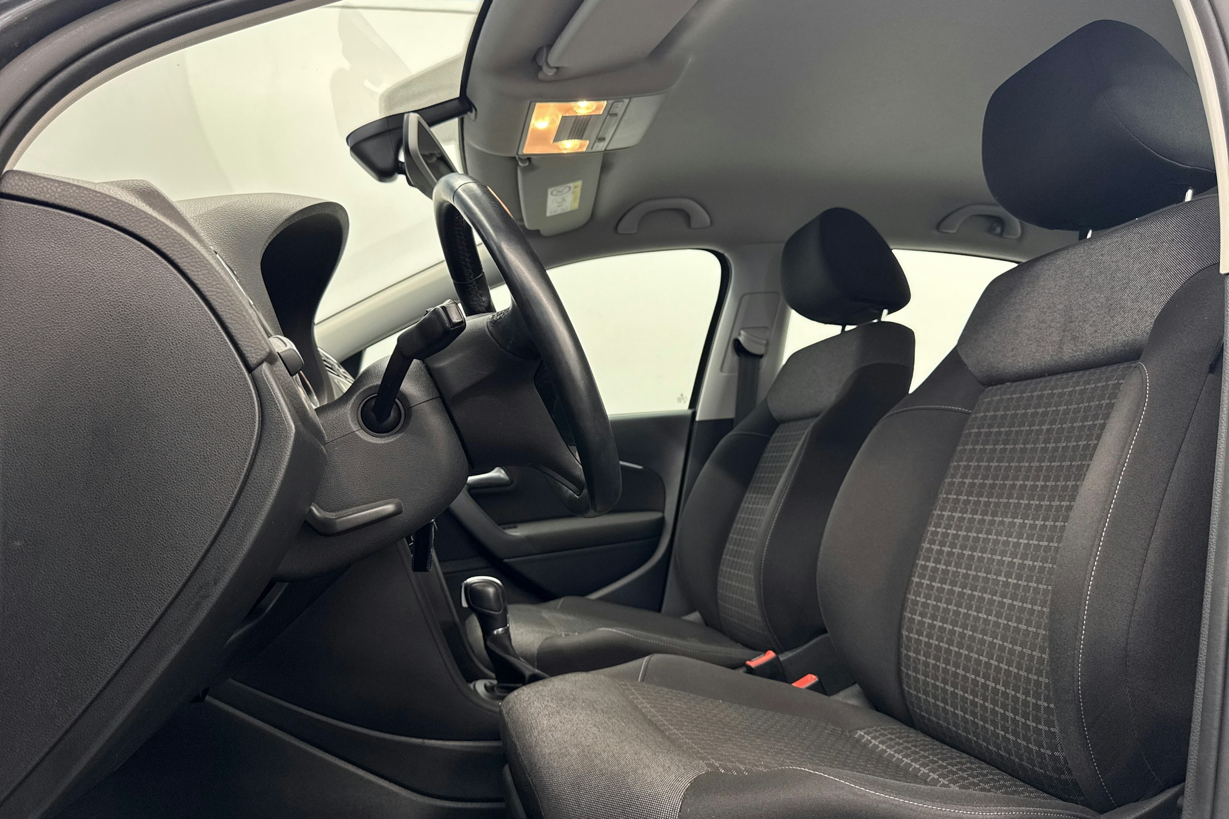 harmaa Volkswagen Polo 2017 kuva 15.