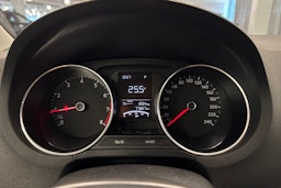 harmaa Volkswagen Polo 2017 kuva 18.