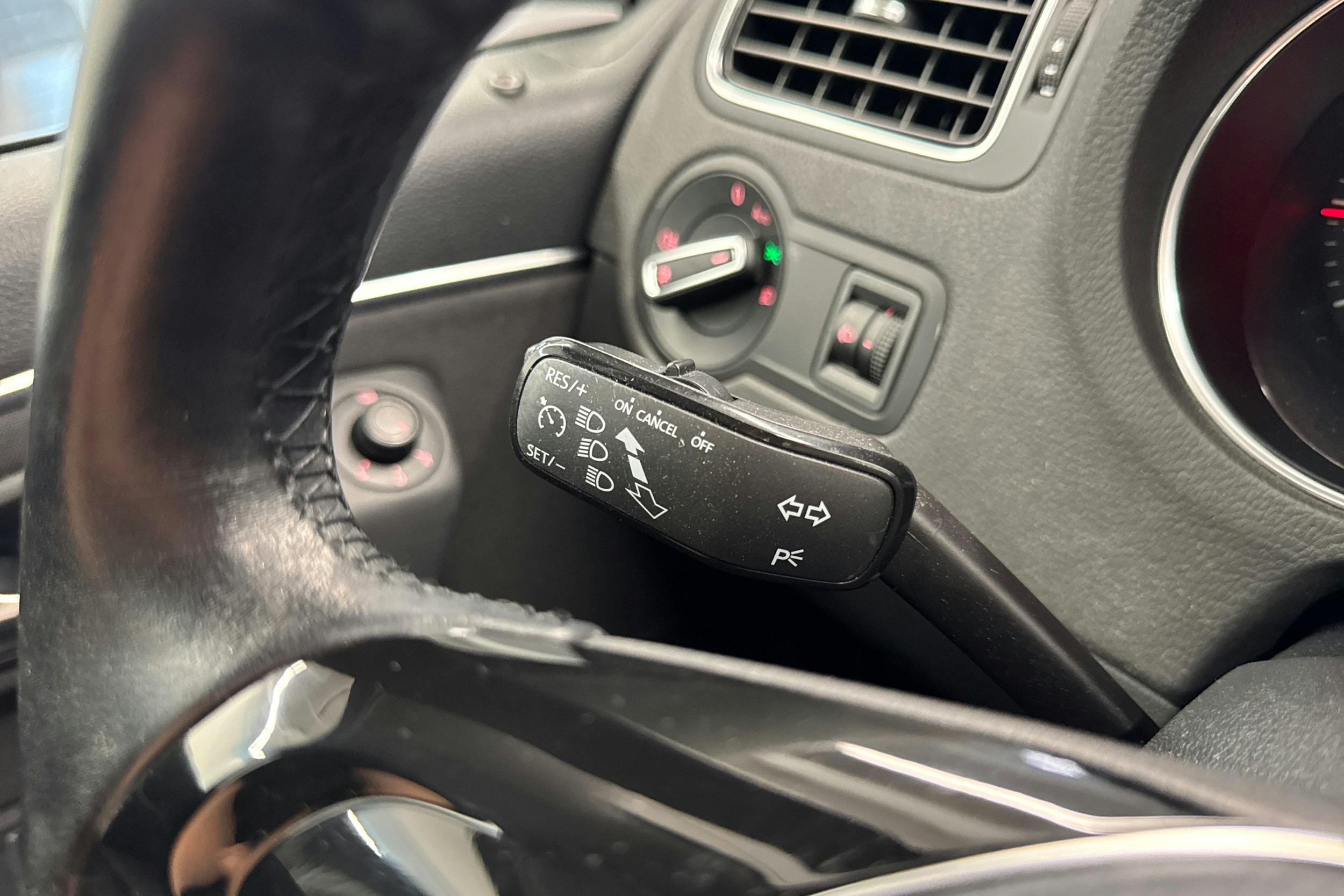 harmaa Volkswagen Polo 2017 kuva 20.