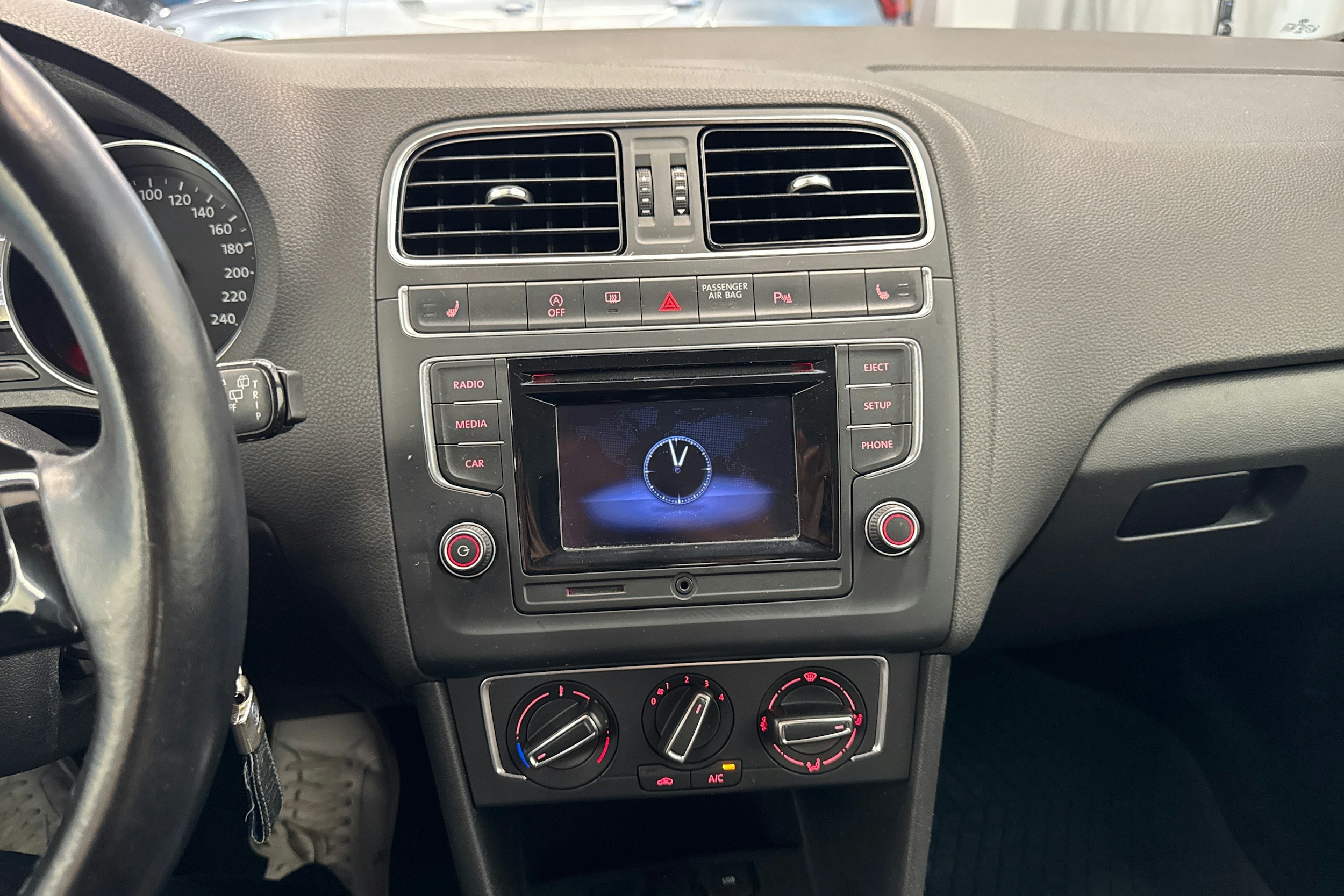 harmaa Volkswagen Polo 2017 kuva 26.