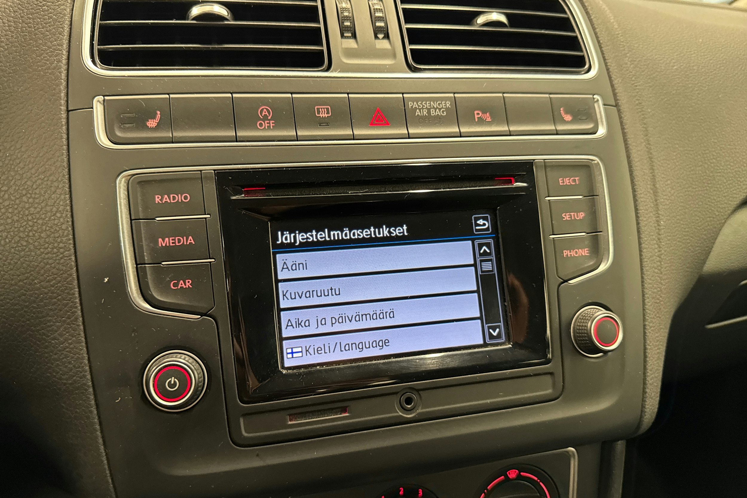 harmaa Volkswagen Polo 2017 kuva 32.