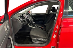 punainen Volkswagen Polo 2018 kuva 11.