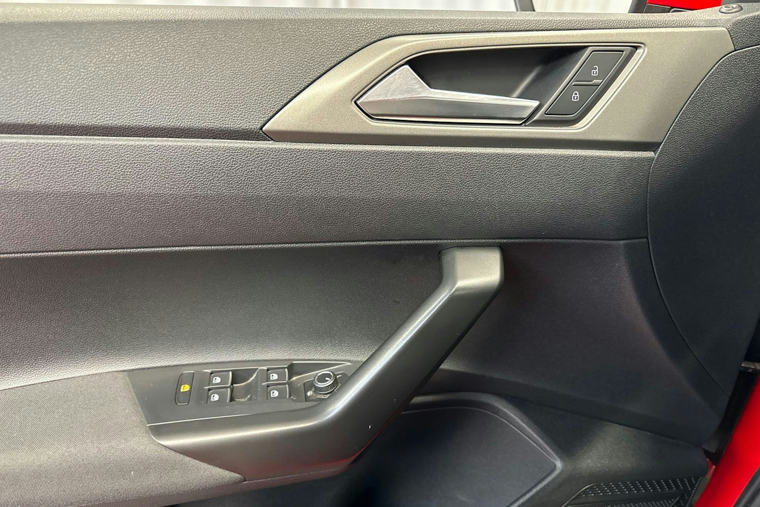 punainen Volkswagen Polo 2018 kuva 16.