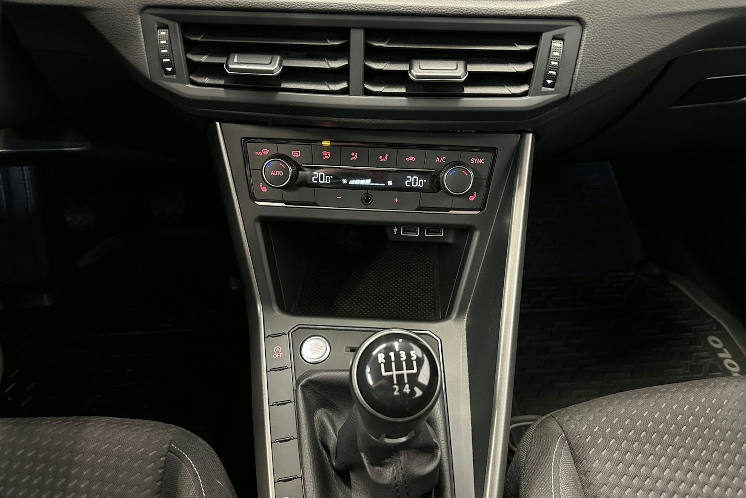 punainen Volkswagen Polo 2018 kuva 25.