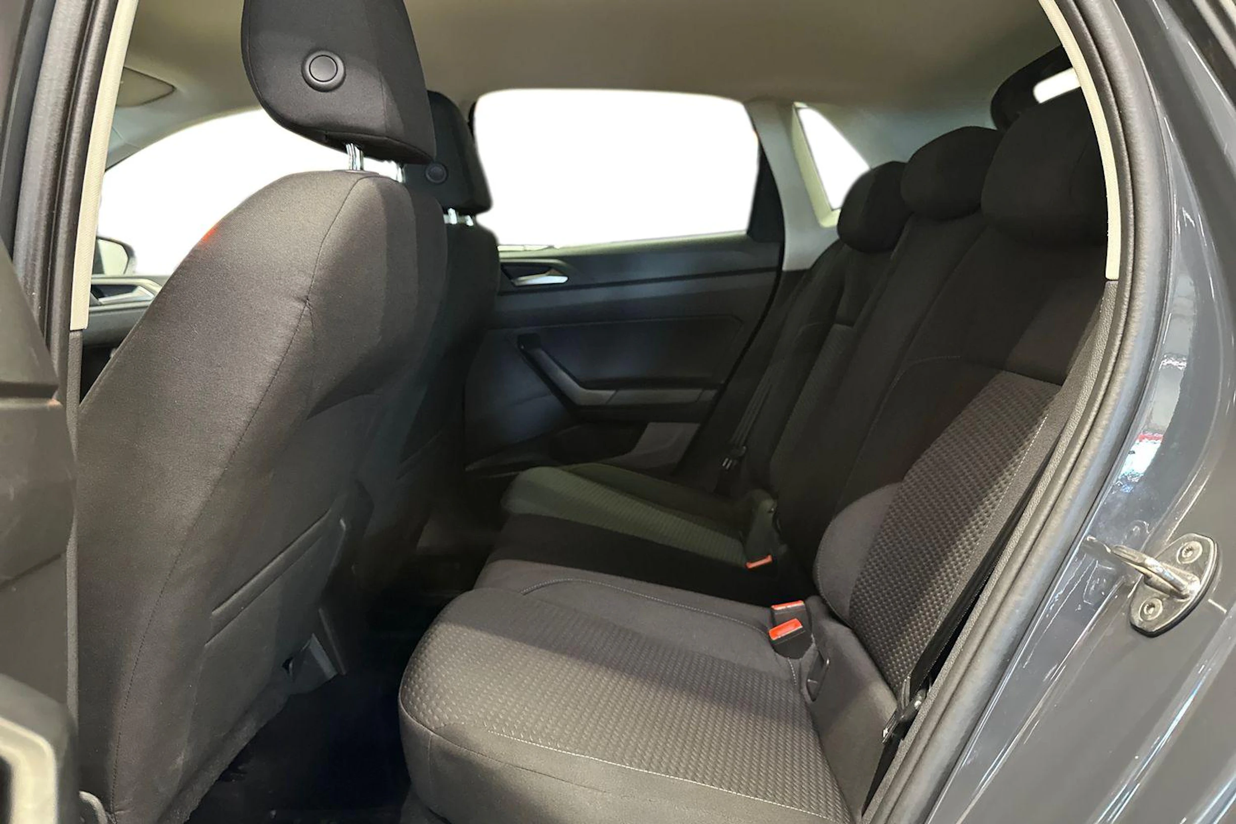 harmaa Volkswagen Polo 2018 kuva 8.