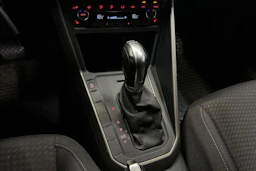 harmaa Volkswagen Polo 2018 kuva 15.