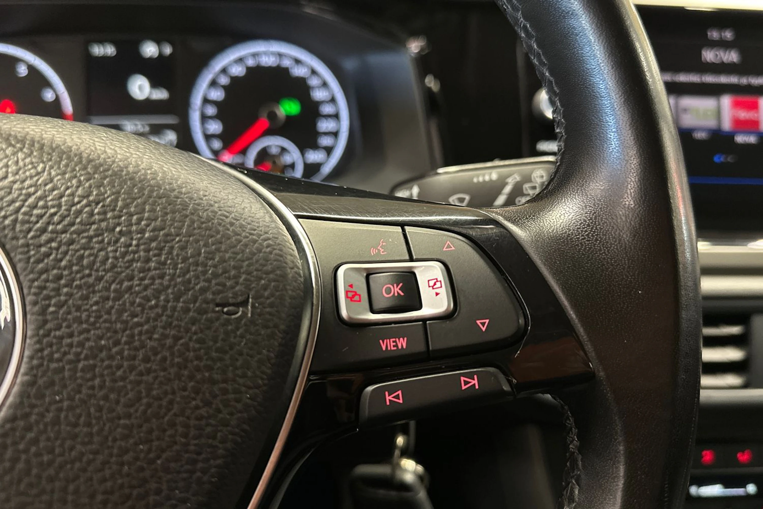 harmaa Volkswagen Polo 2018 kuva 18.