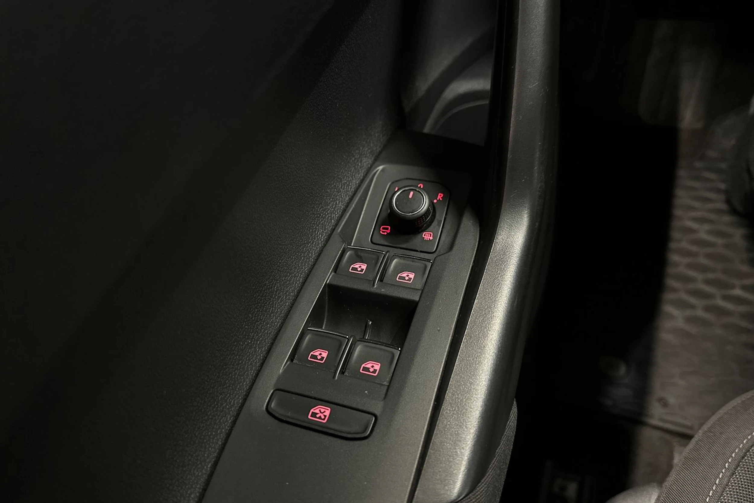 harmaa Volkswagen Polo 2018 kuva 20.