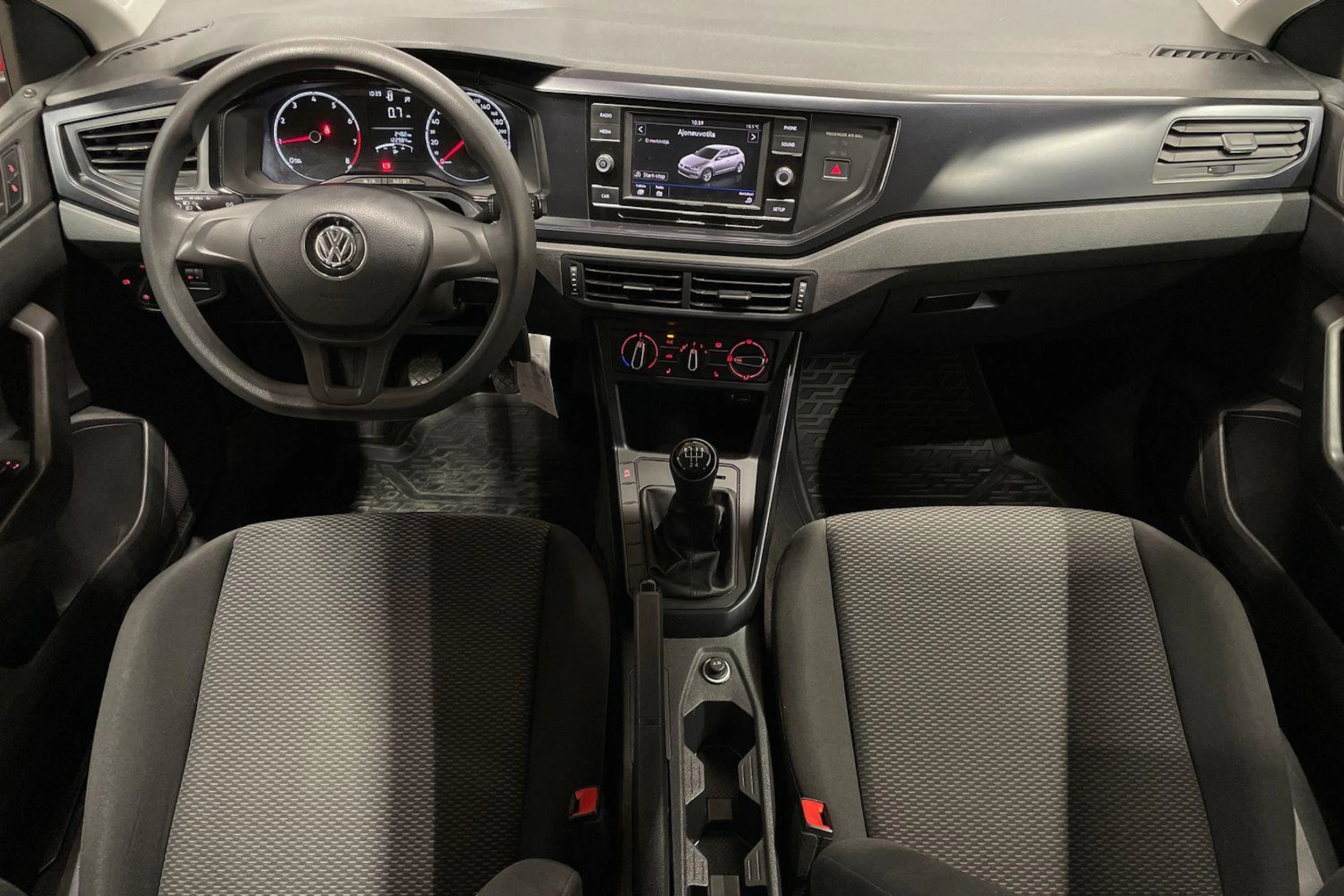 punainen Volkswagen Polo 2018 kuva 7.