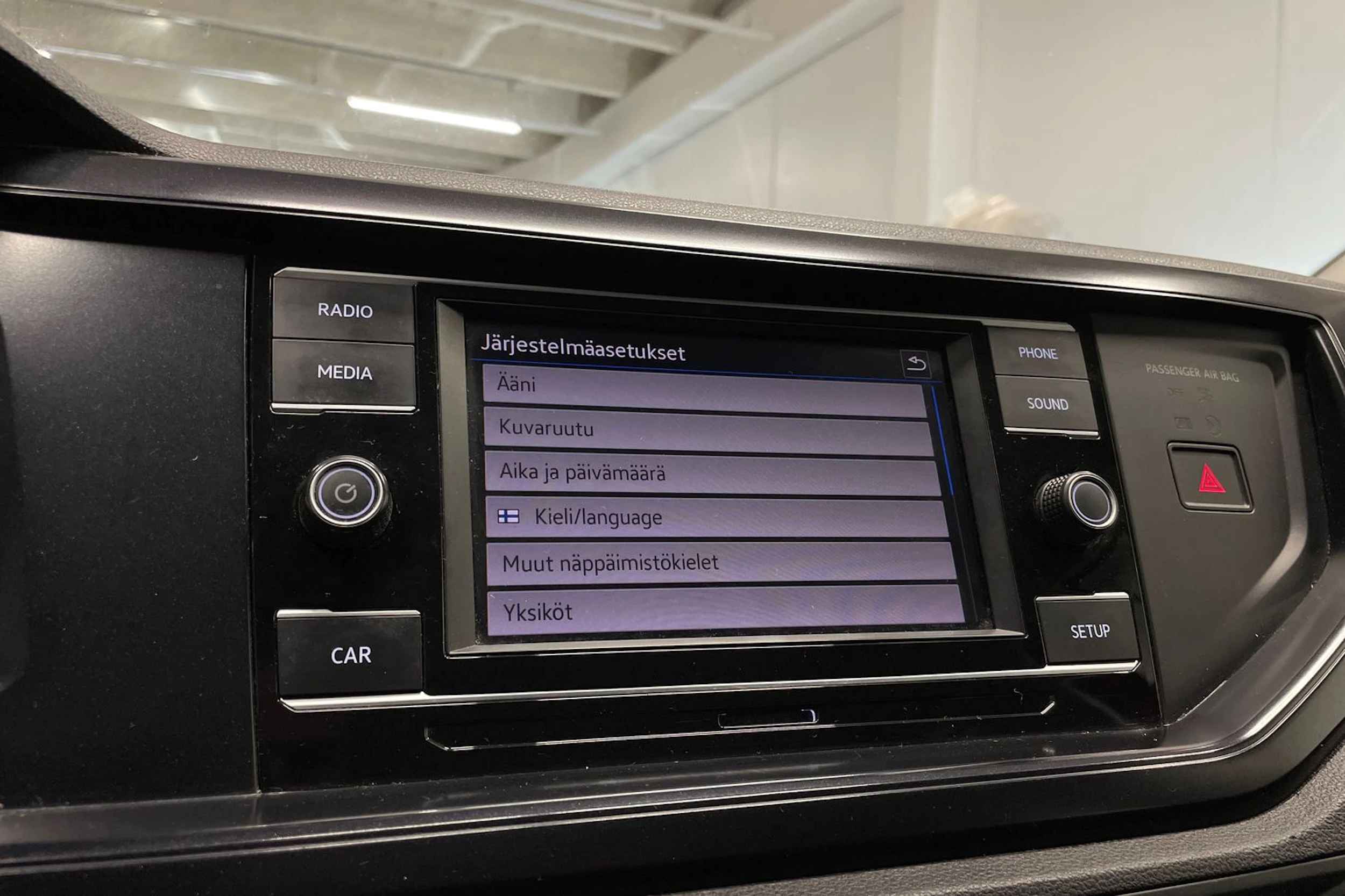 punainen Volkswagen Polo 2018 kuva 14.