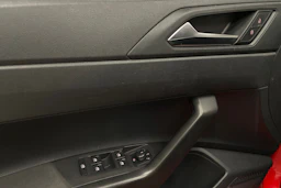 punainen Volkswagen Polo 2018 kuva 17.