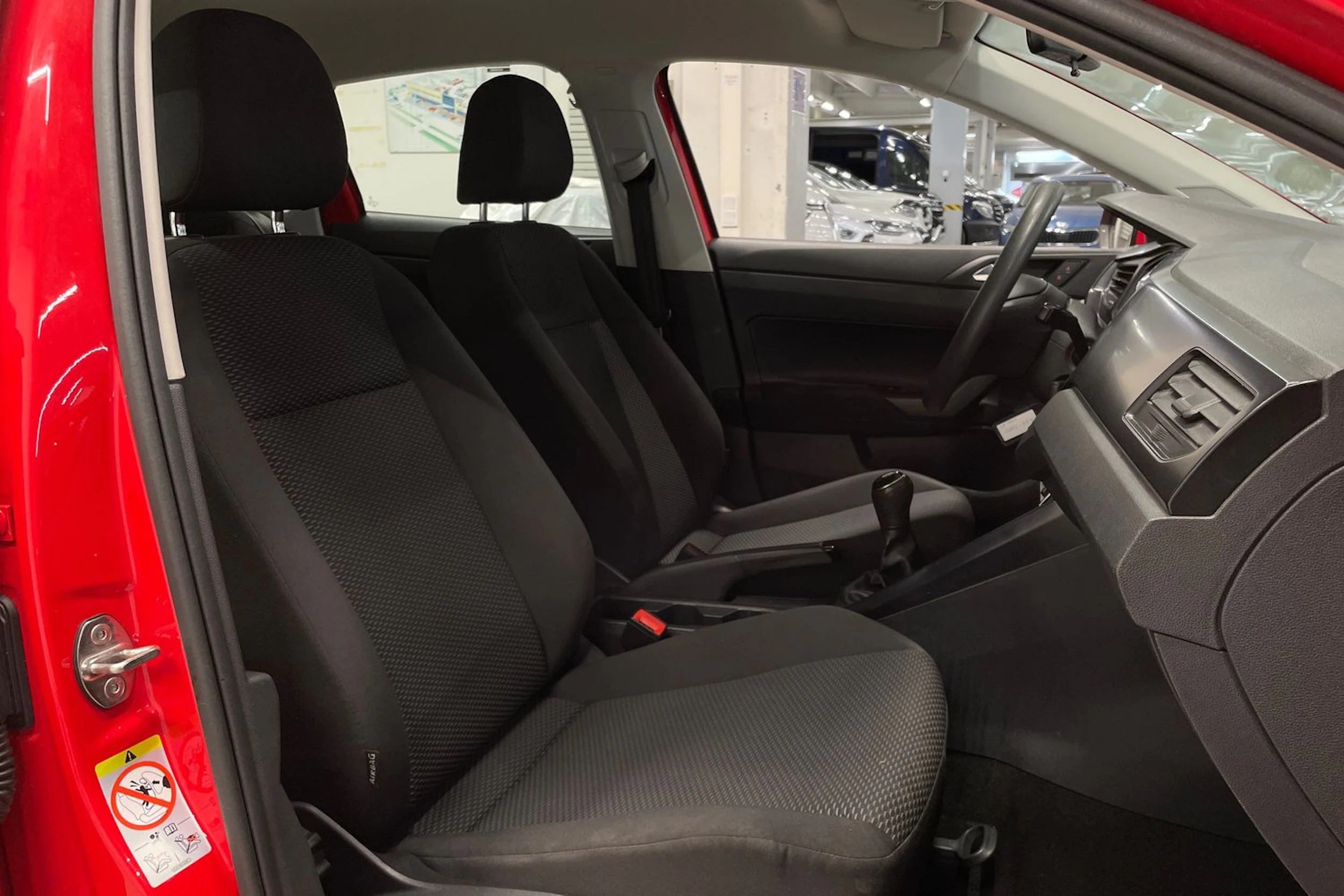 punainen Volkswagen Polo 2018 kuva 19.
