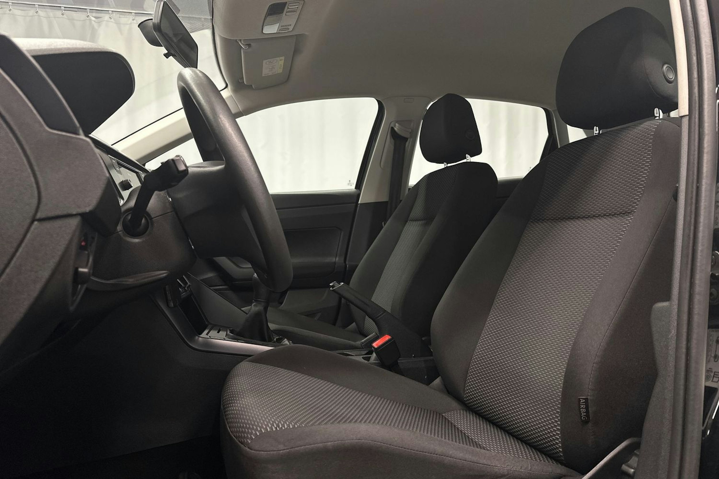 Musta Volkswagen POLO 2018 kuva 16.