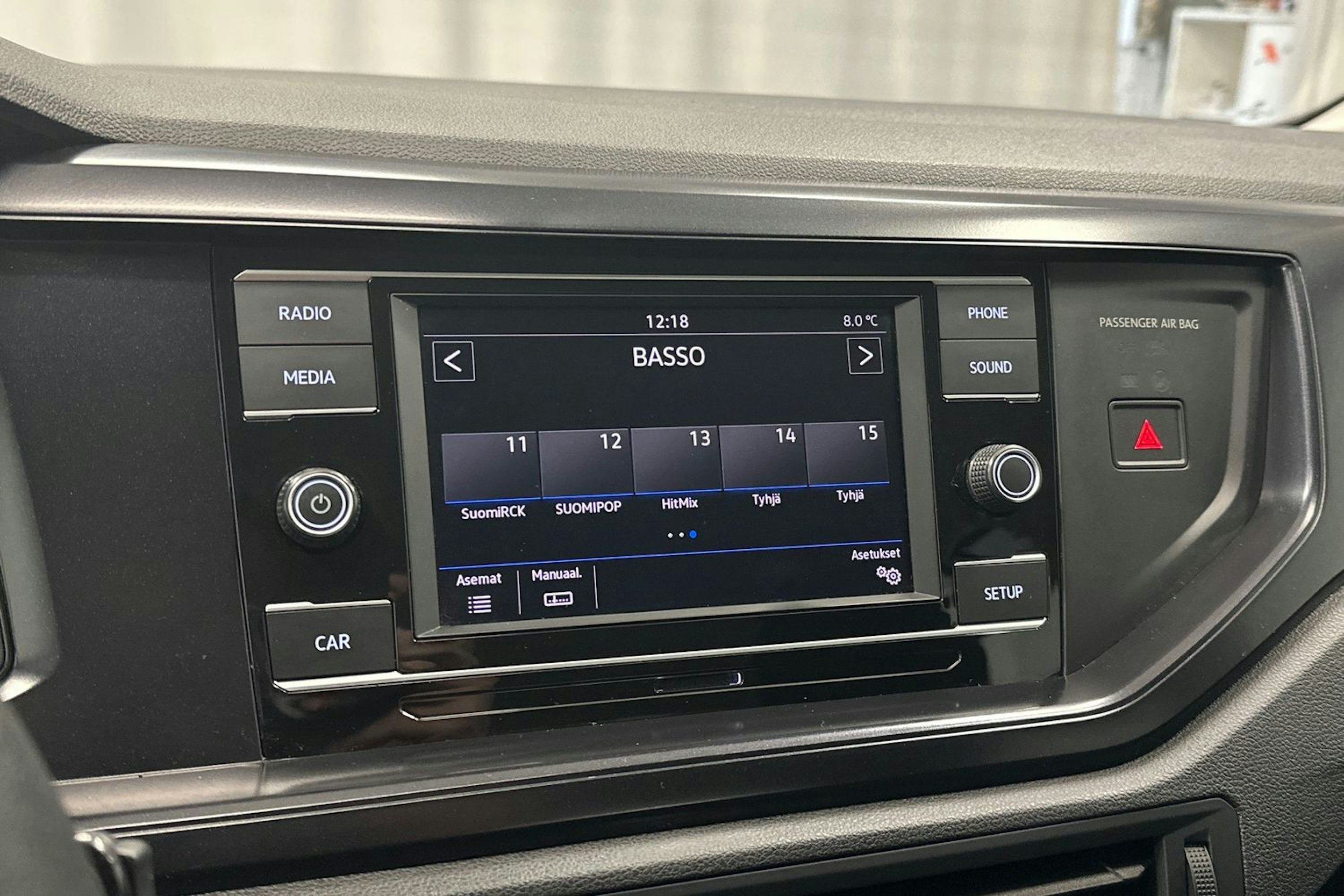 Musta Volkswagen POLO 2018 kuva 20.