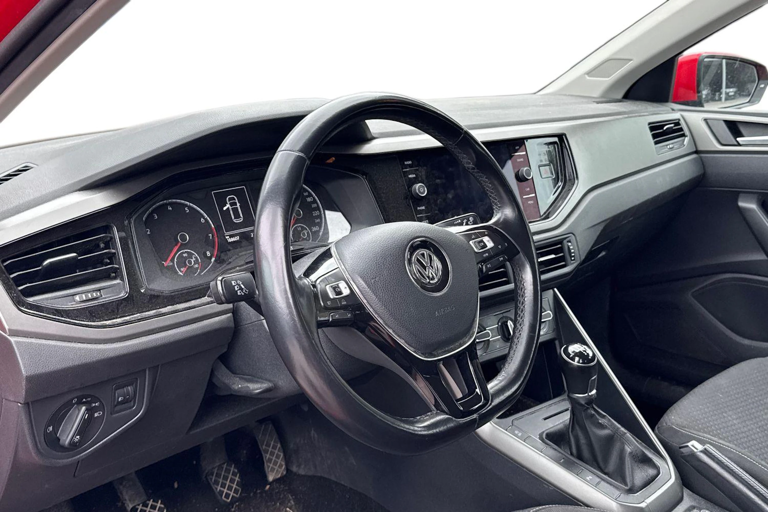 punainen Volkswagen Polo 2018 kuva 3.