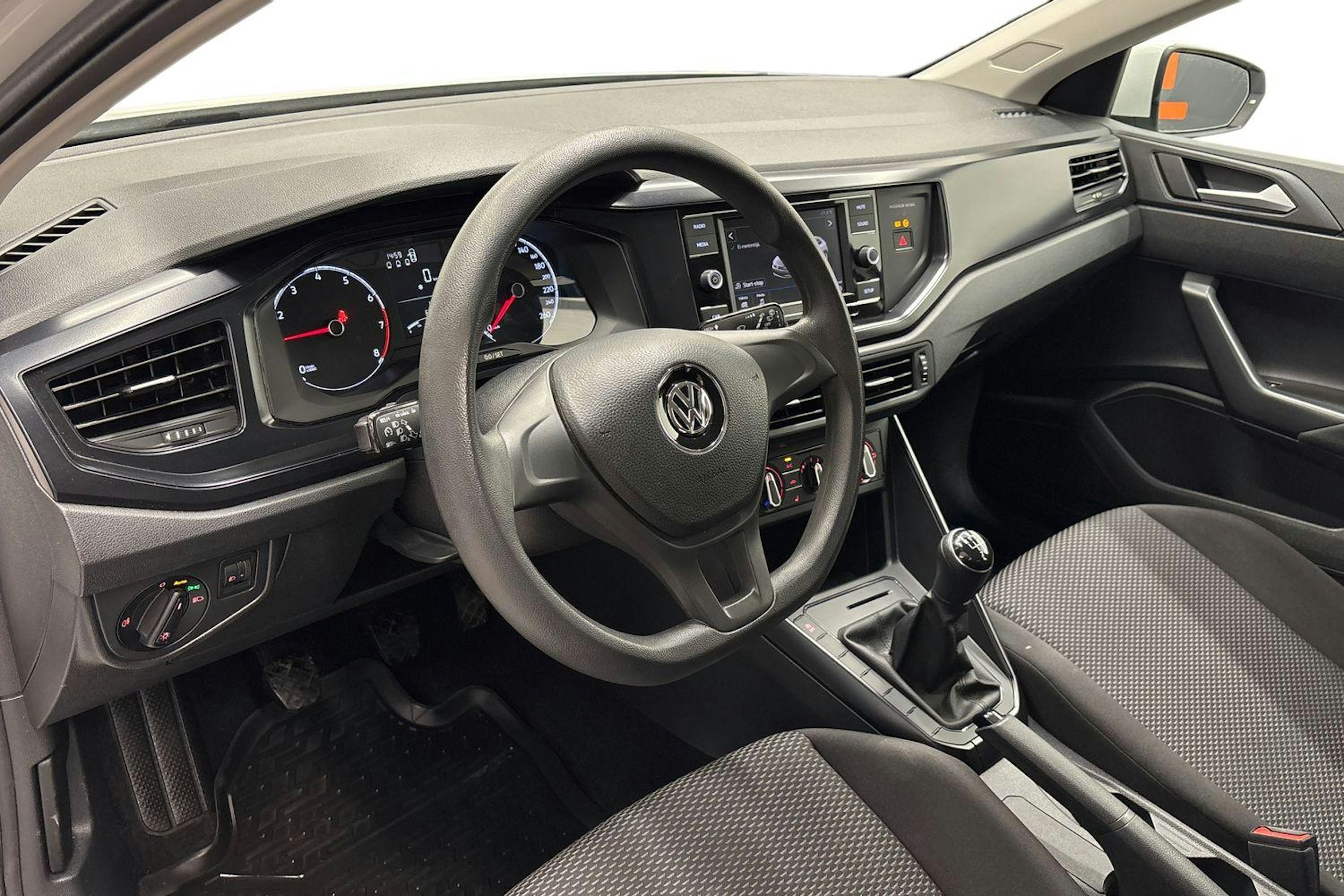 valkoinen Volkswagen Polo 2018 kuva 7.