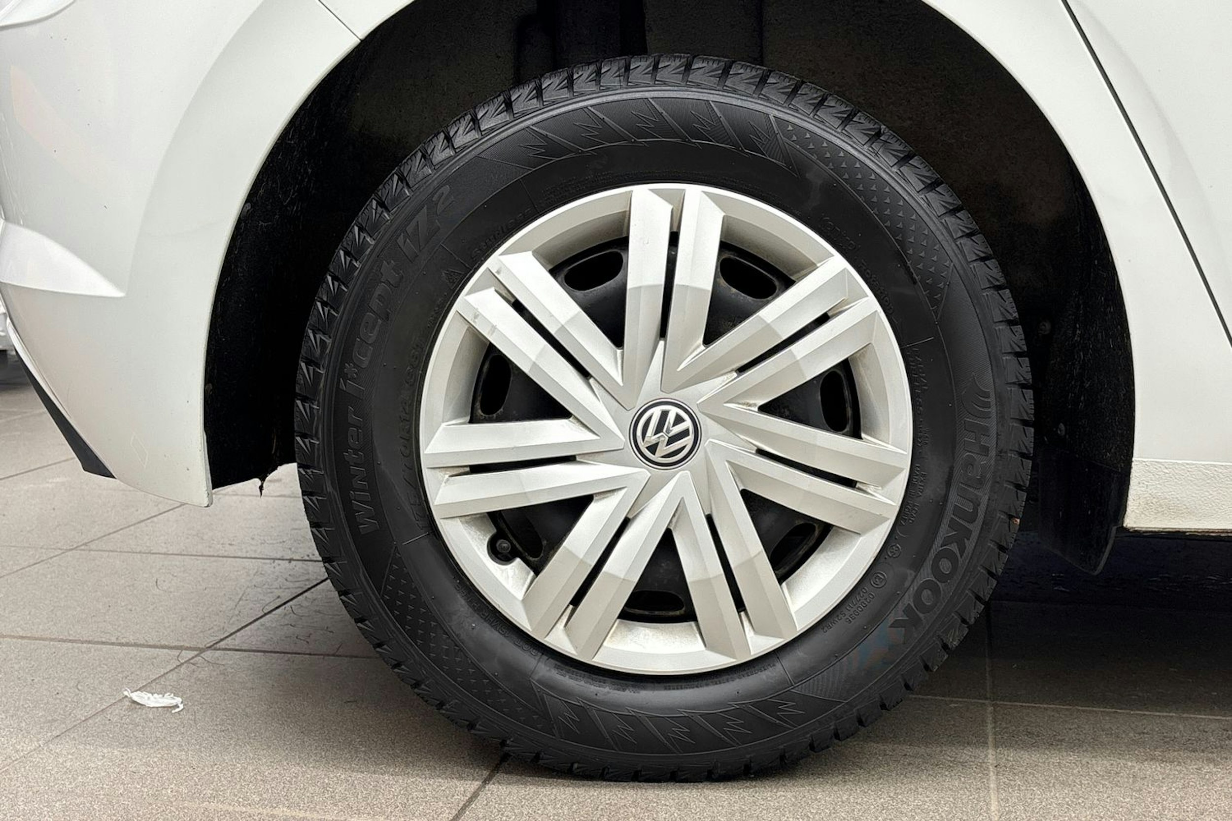 valkoinen Volkswagen Polo 2018 kuva 13.