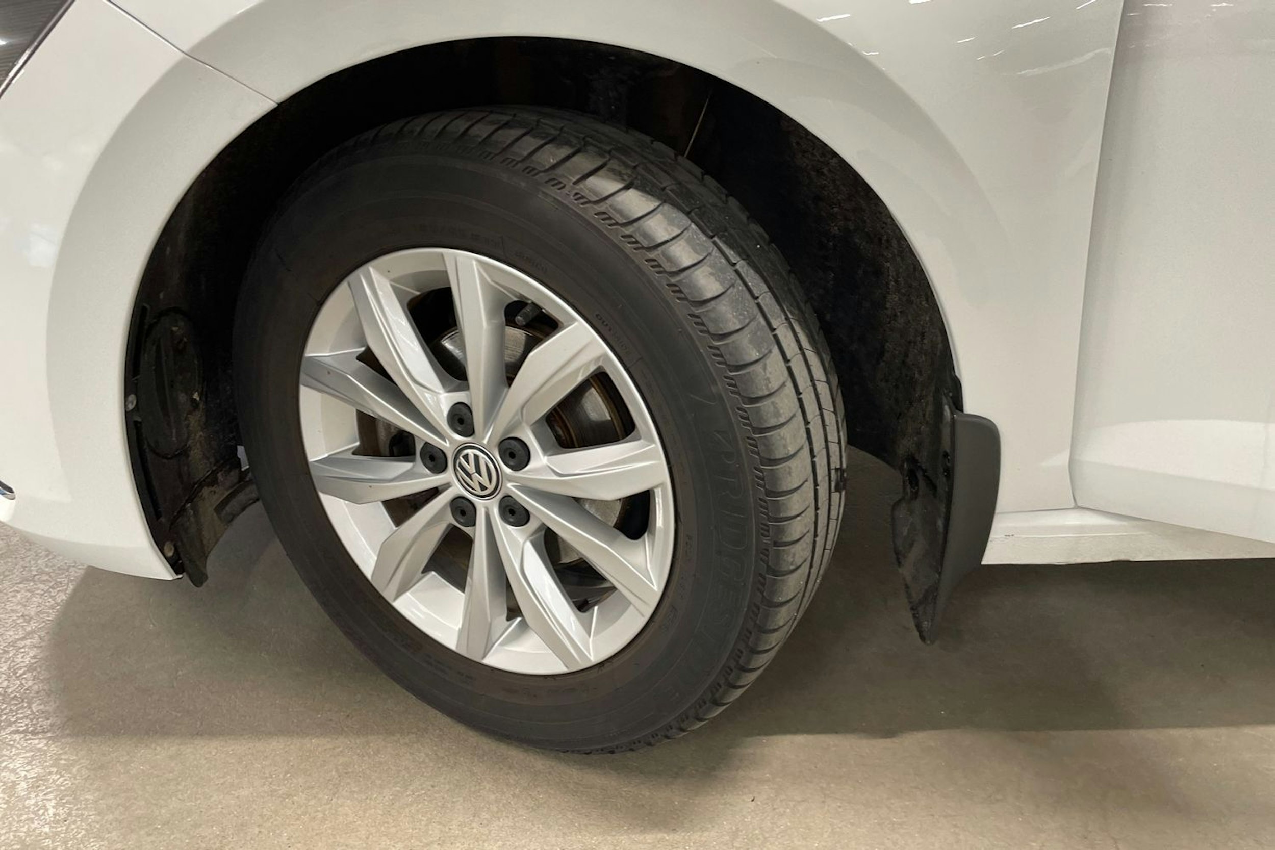 valkoinen Volkswagen Polo 2019 kuva 13.