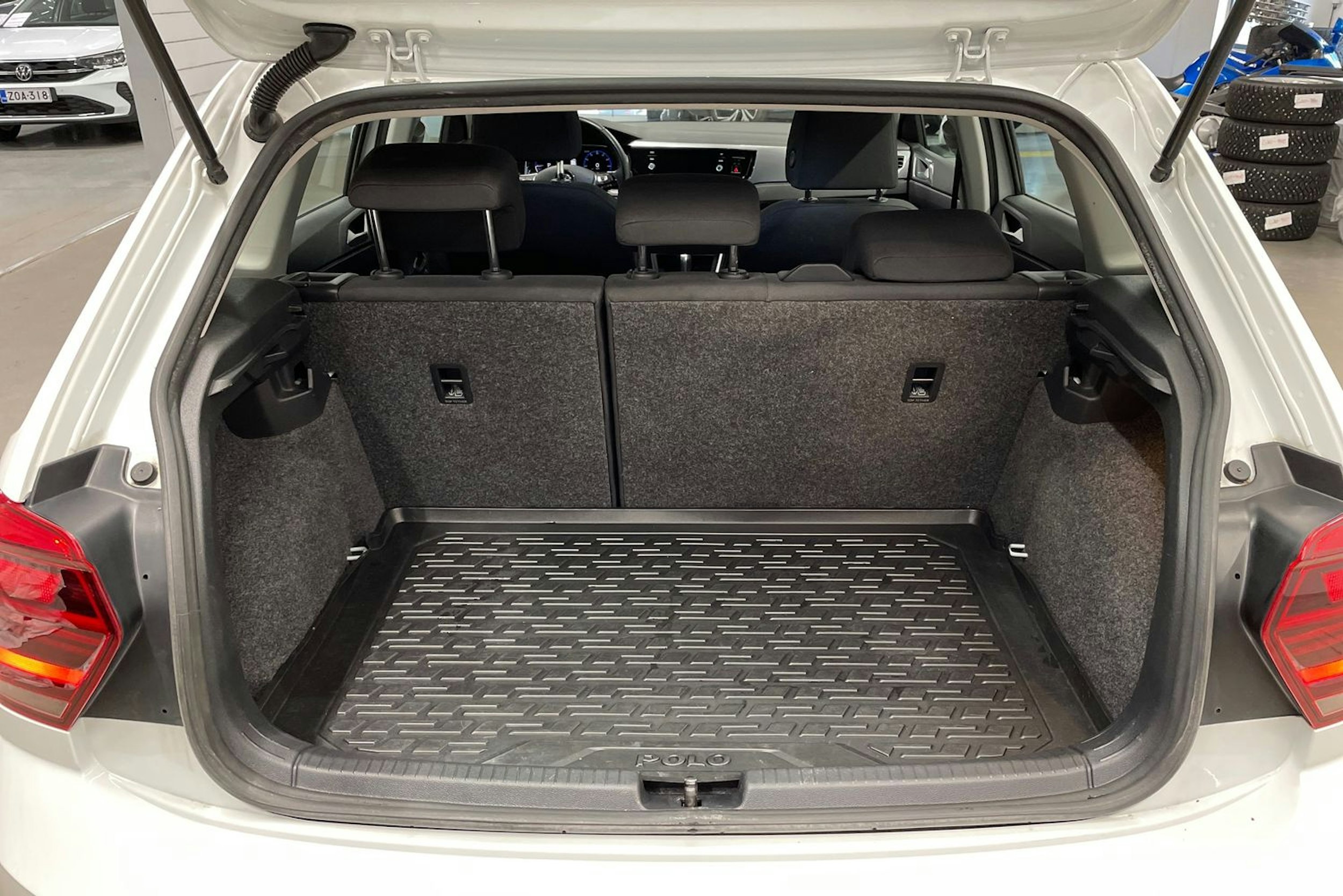 valkoinen Volkswagen Polo 2019 kuva 14.