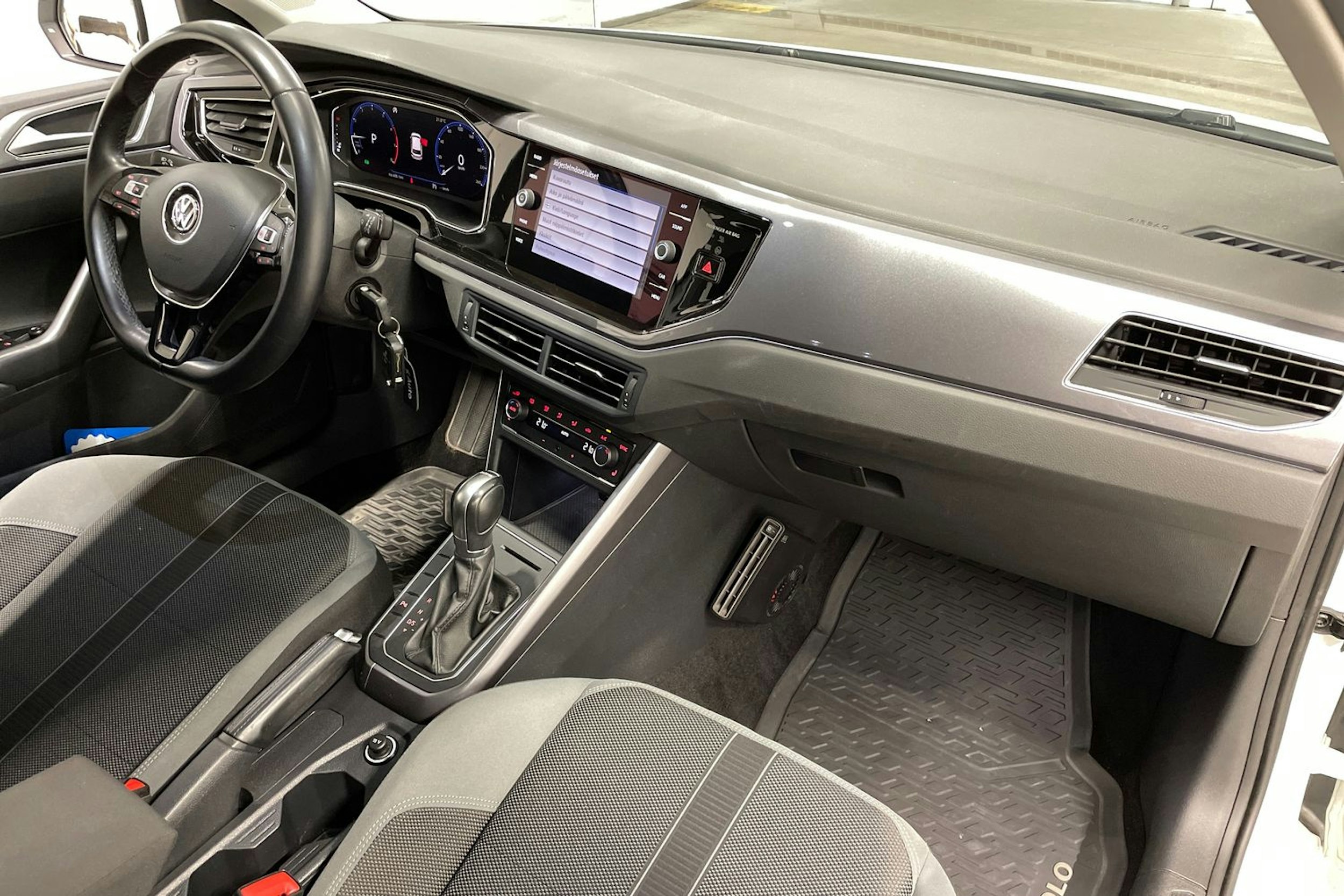 valkoinen Volkswagen Polo 2019 kuva 27.