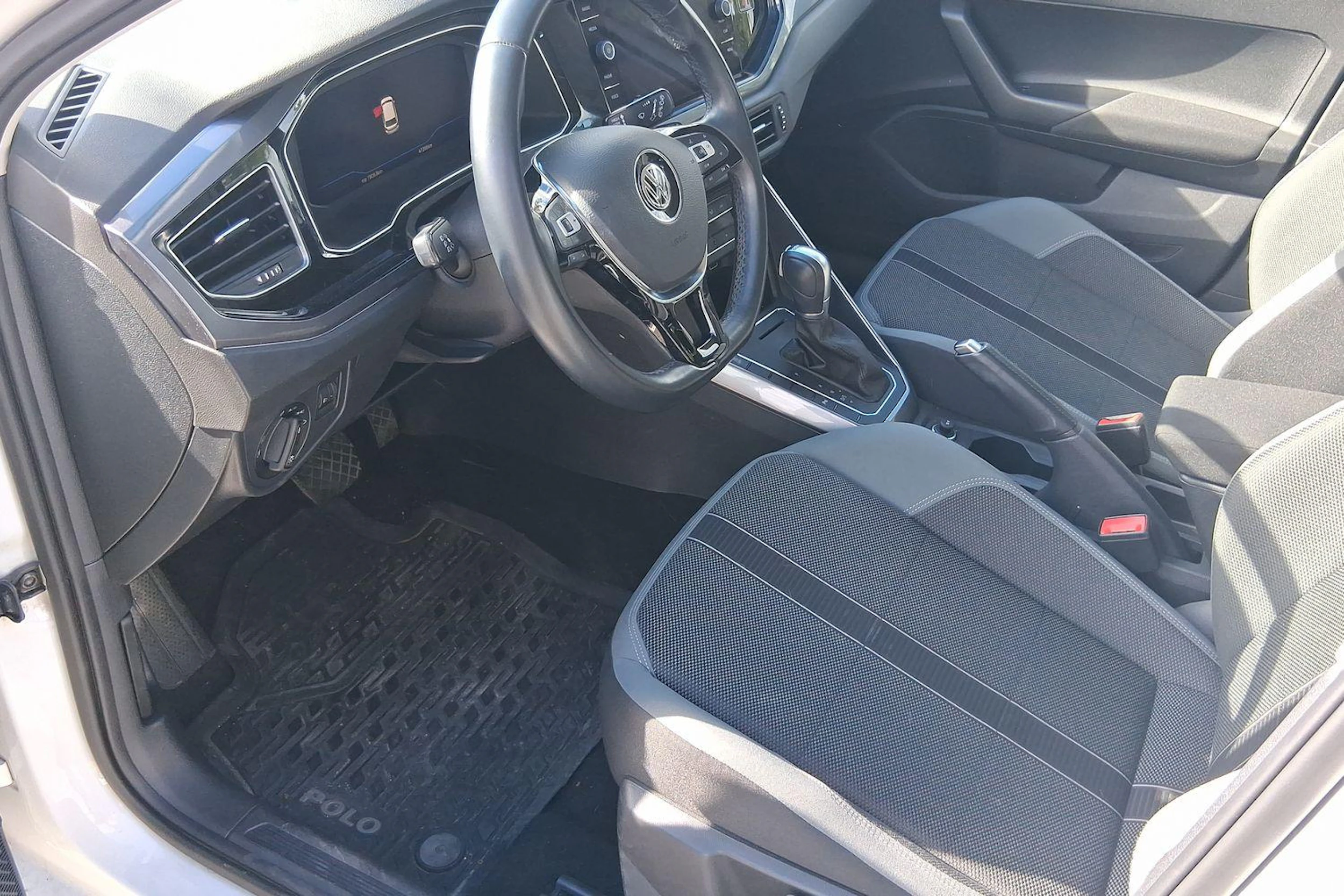 Valkoinen Volkswagen POLO 2018 kuva 3.