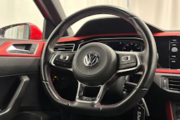 punainen Volkswagen Polo 2019 kuva 12.