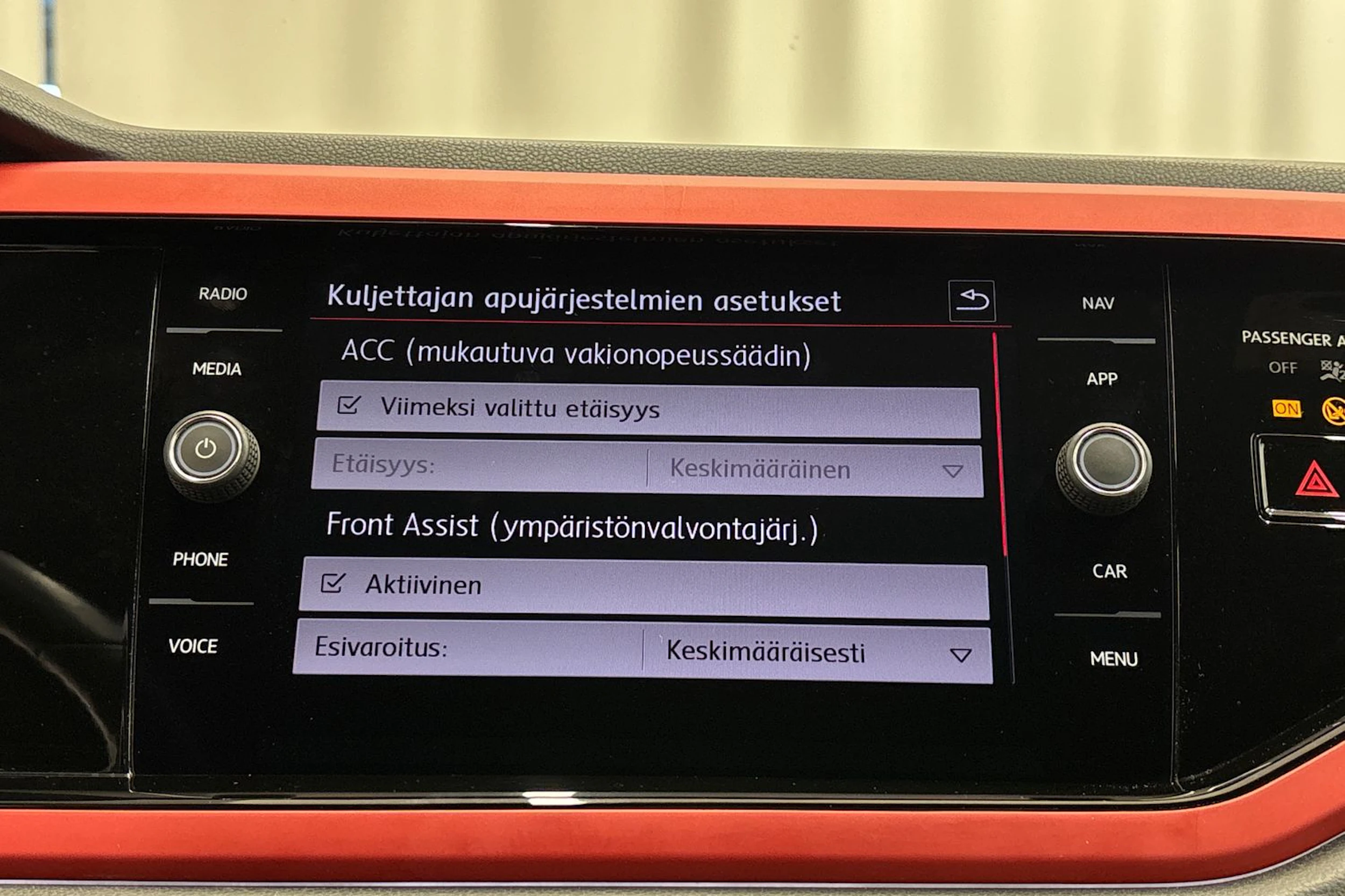 punainen Volkswagen Polo 2019 kuva 17.