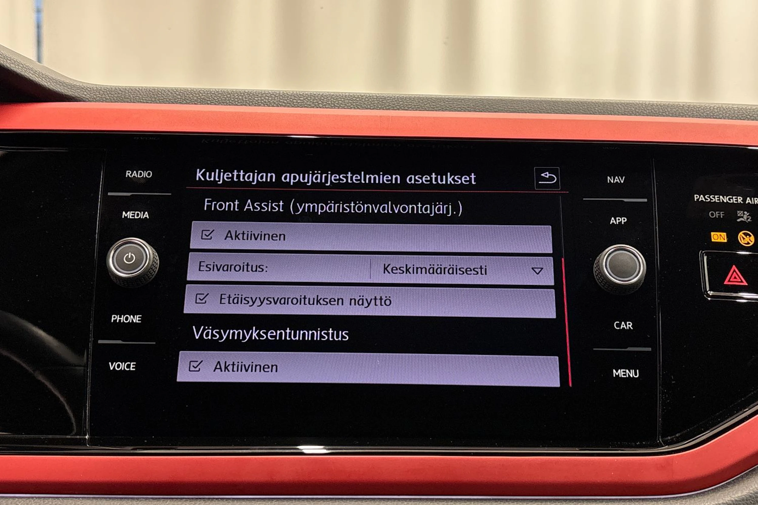 punainen Volkswagen Polo 2019 kuva 18.