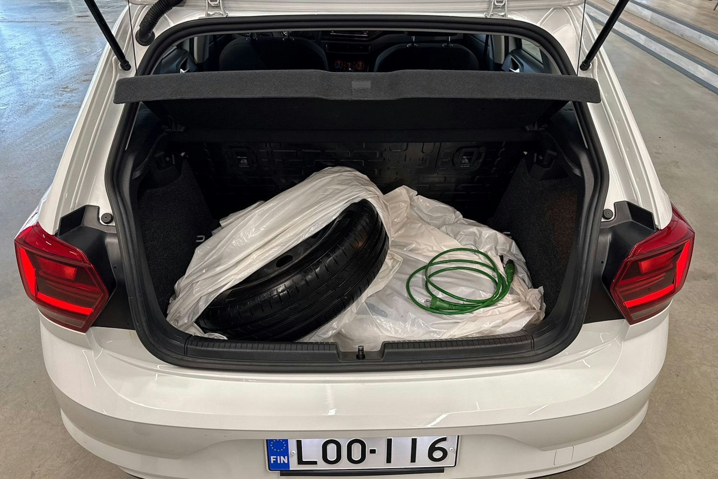 valkoinen Volkswagen Polo 2018 kuva 14.