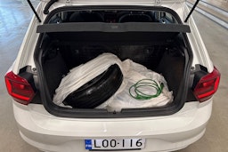 valkoinen Volkswagen Polo 2018 kuva 14.