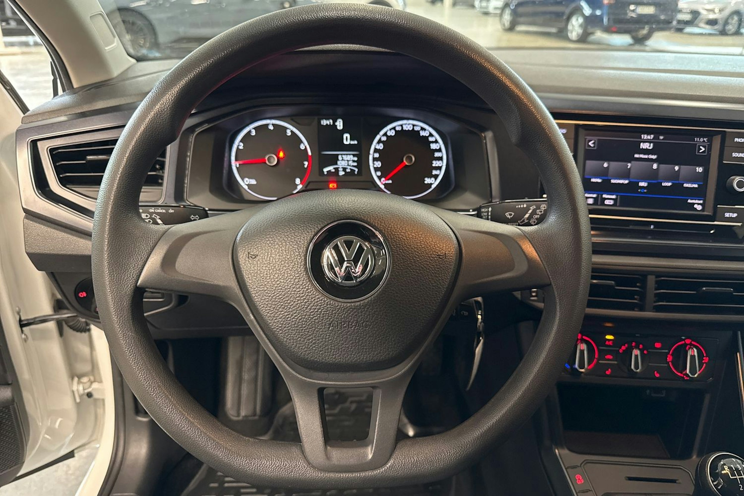 valkoinen Volkswagen Polo 2018 kuva 17.