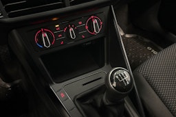 valkoinen Volkswagen Polo 2018 kuva 22.