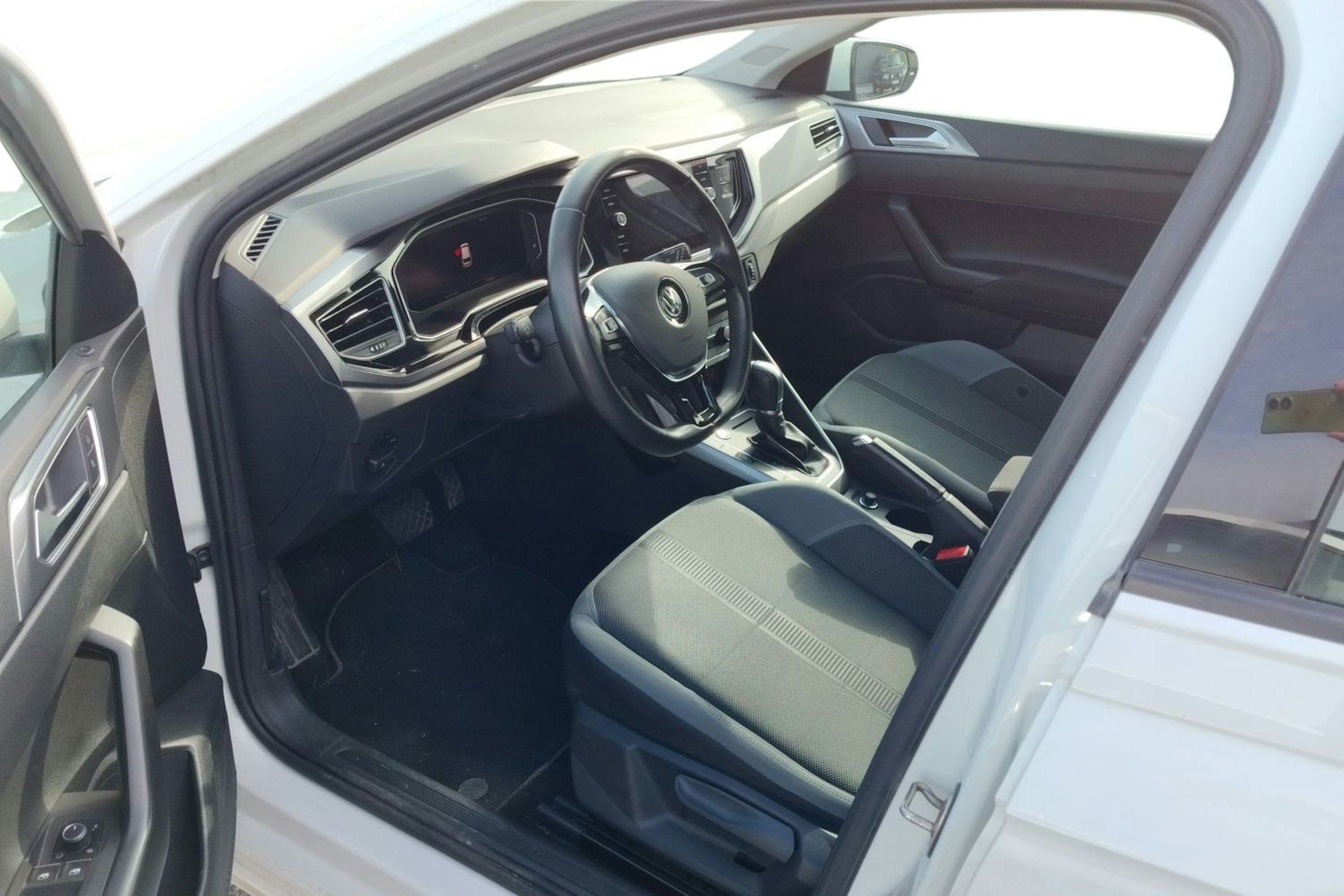 valkoinen Volkswagen Polo 2018 kuva 3.