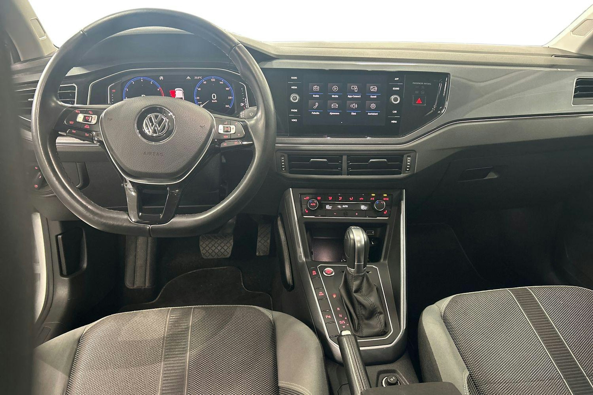 Valkoinen Volkswagen Polo 2018 kuva 9.