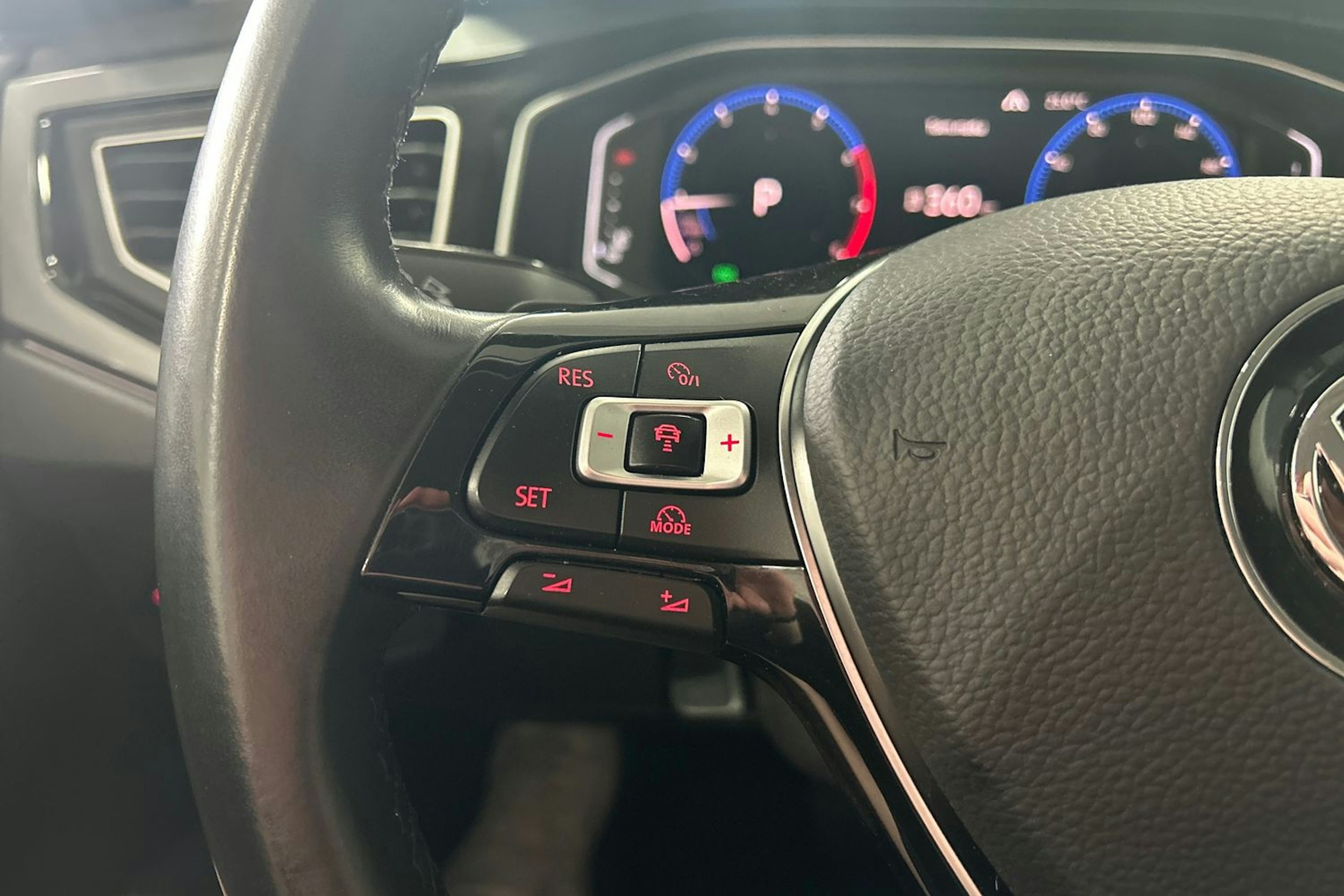Valkoinen Volkswagen Polo 2018 kuva 15.