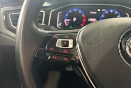 Valkoinen Volkswagen Polo 2018 kuva 15.