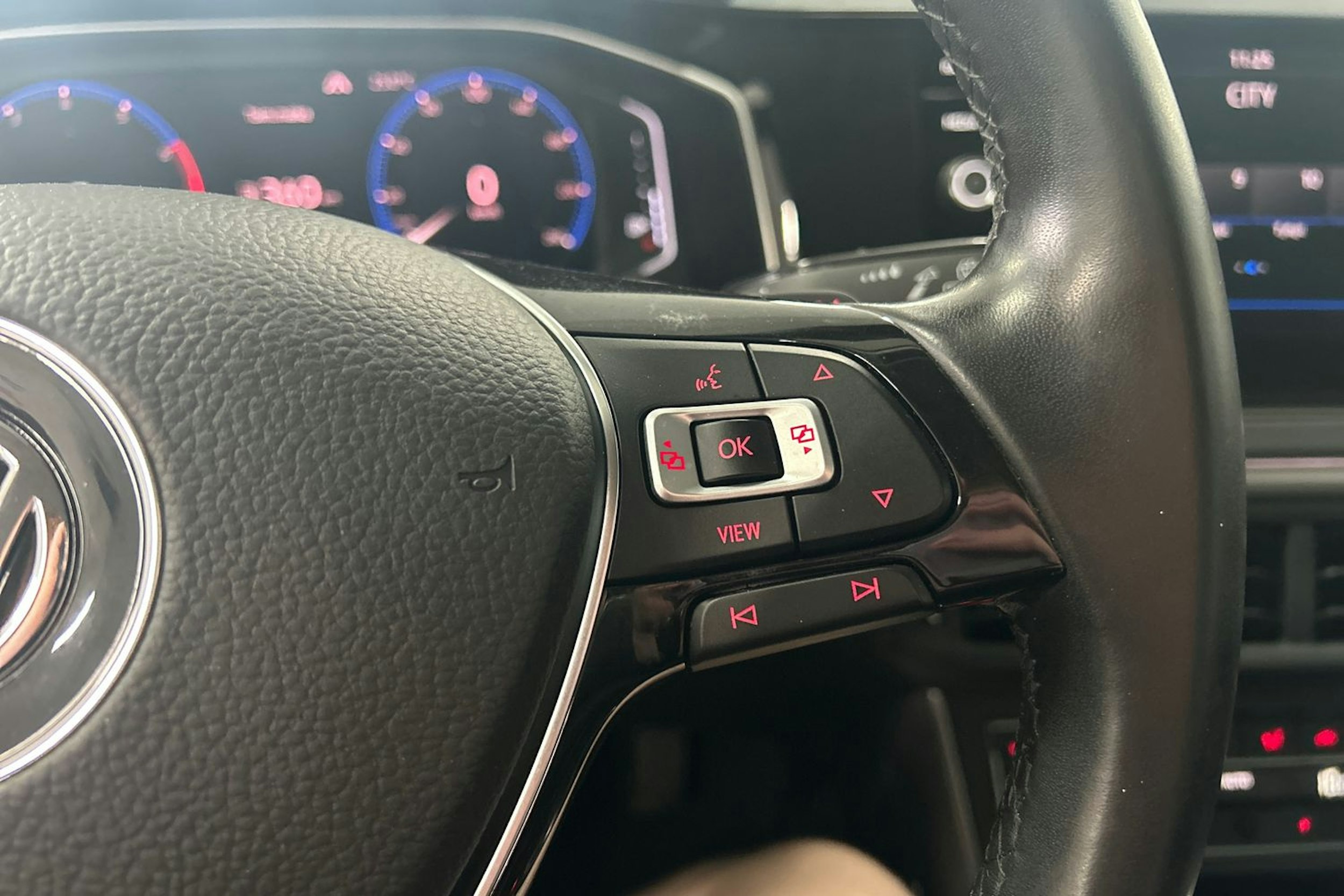 Valkoinen Volkswagen Polo 2018 kuva 16.