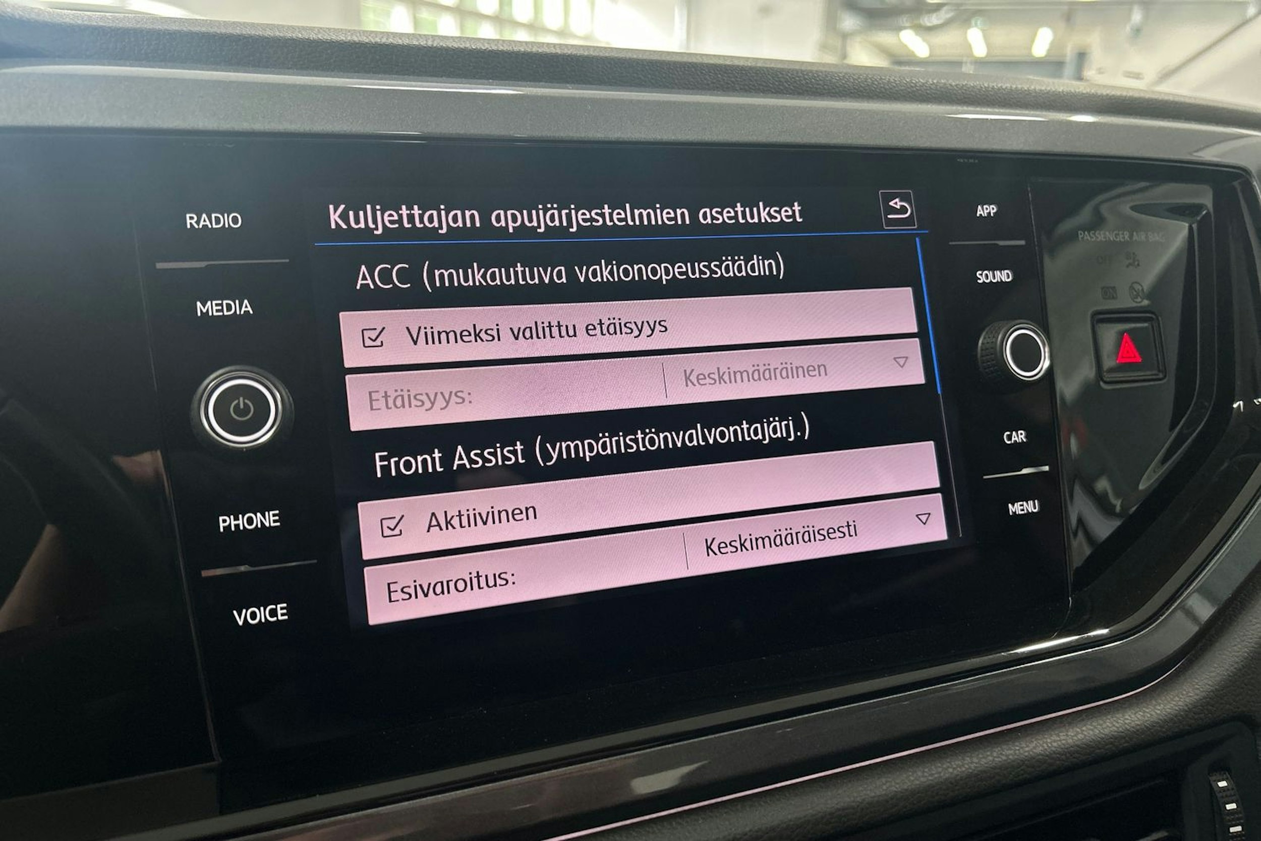 Valkoinen Volkswagen Polo 2018 kuva 21.