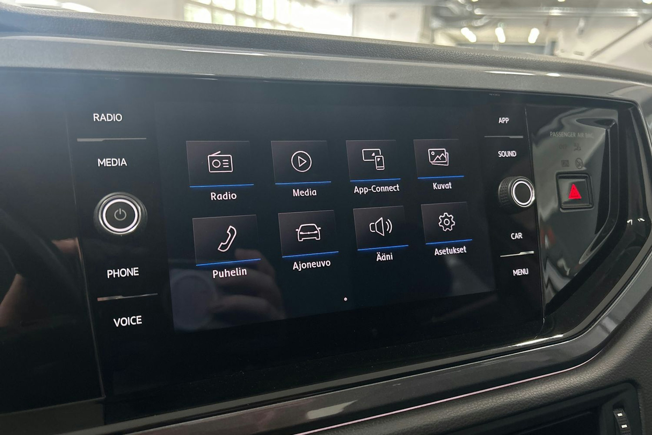 Valkoinen Volkswagen Polo 2018 kuva 23.