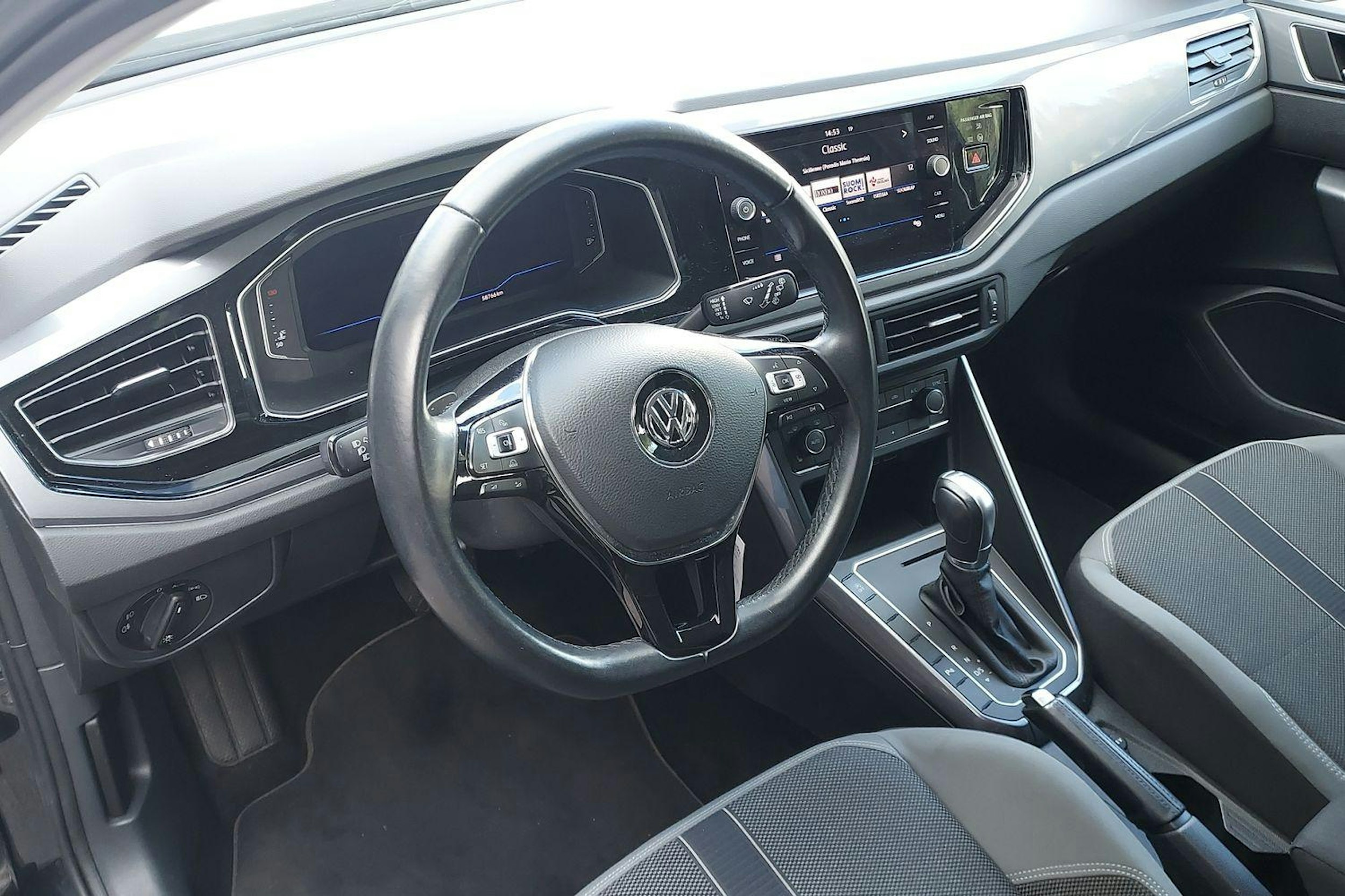 musta Volkswagen Polo 2018 kuva 3.