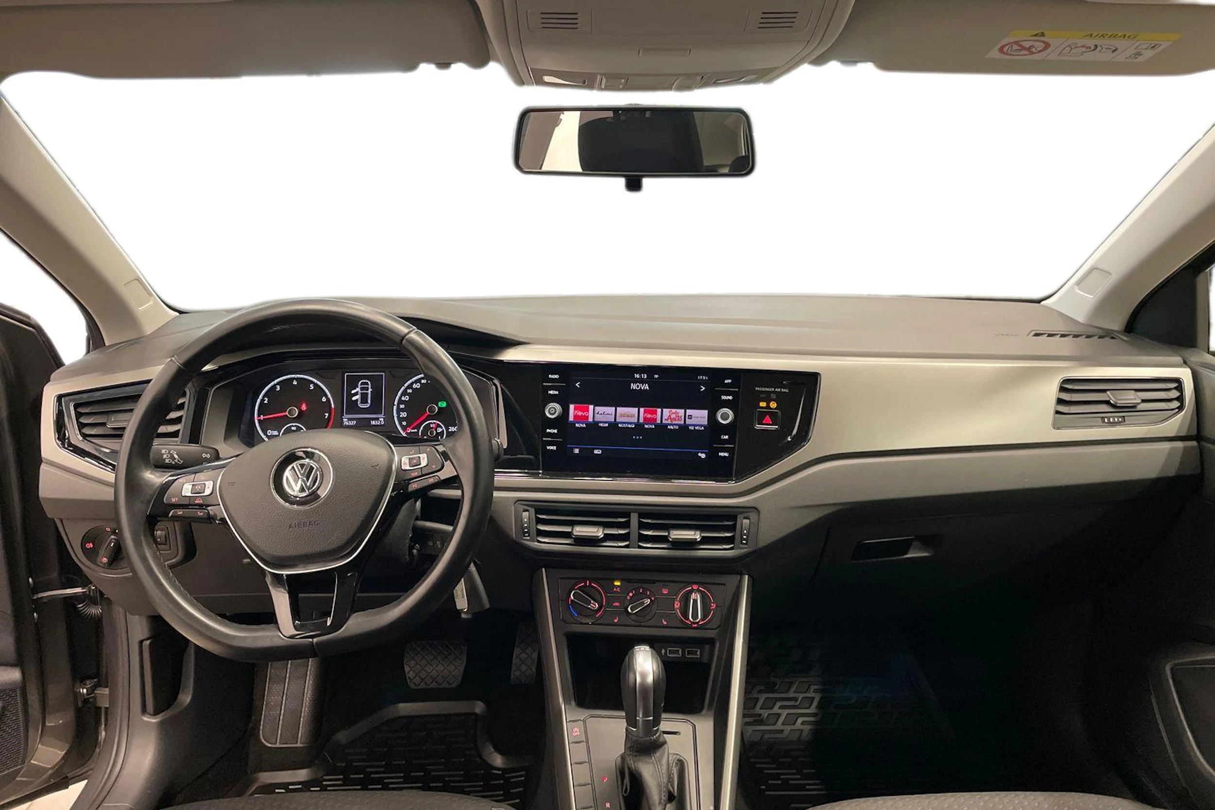 Harmaa Volkswagen POLO 2018 kuva 9.
