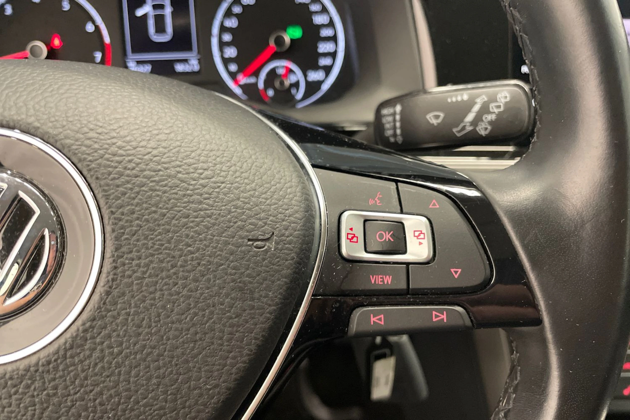 Harmaa Volkswagen POLO 2018 kuva 16.