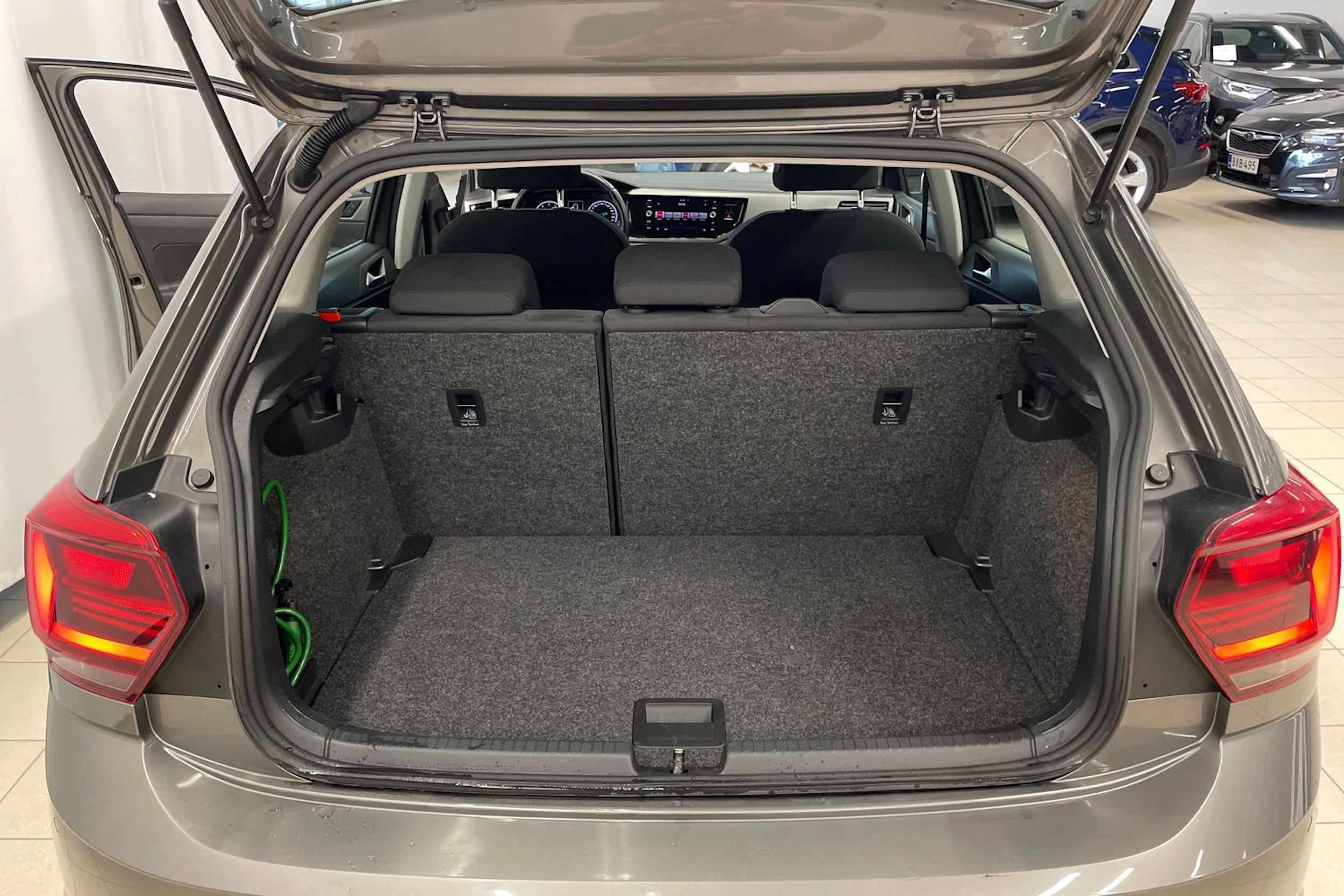 Harmaa Volkswagen POLO 2018 kuva 21.